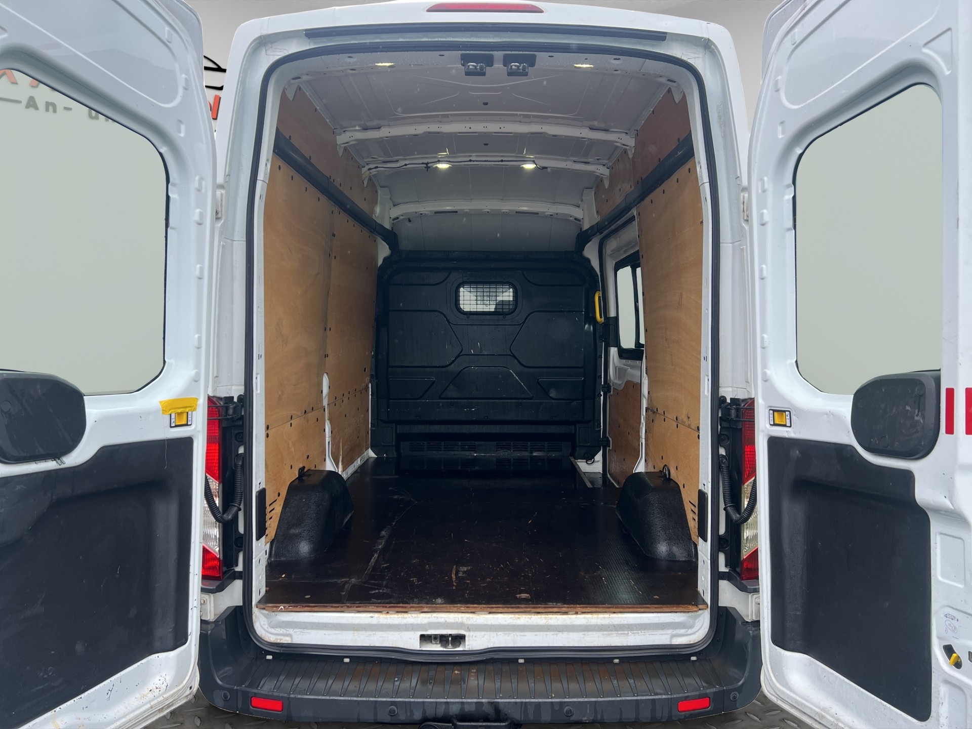 FORD Transit Van 350 L3H2 Ambiente 4WD-image-5