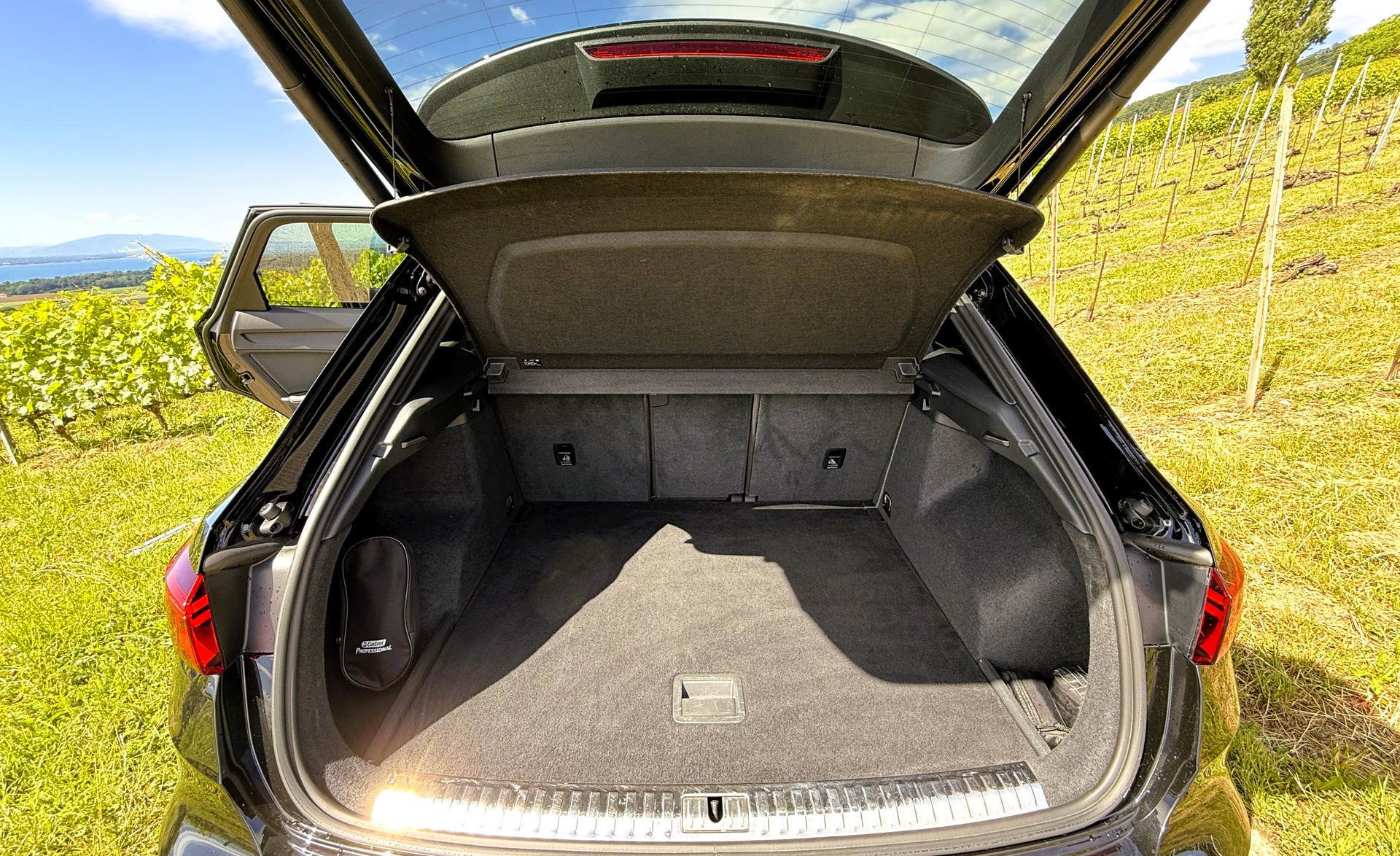AUDI Q3 45 TFSI S line quattro S-tronic-image-22