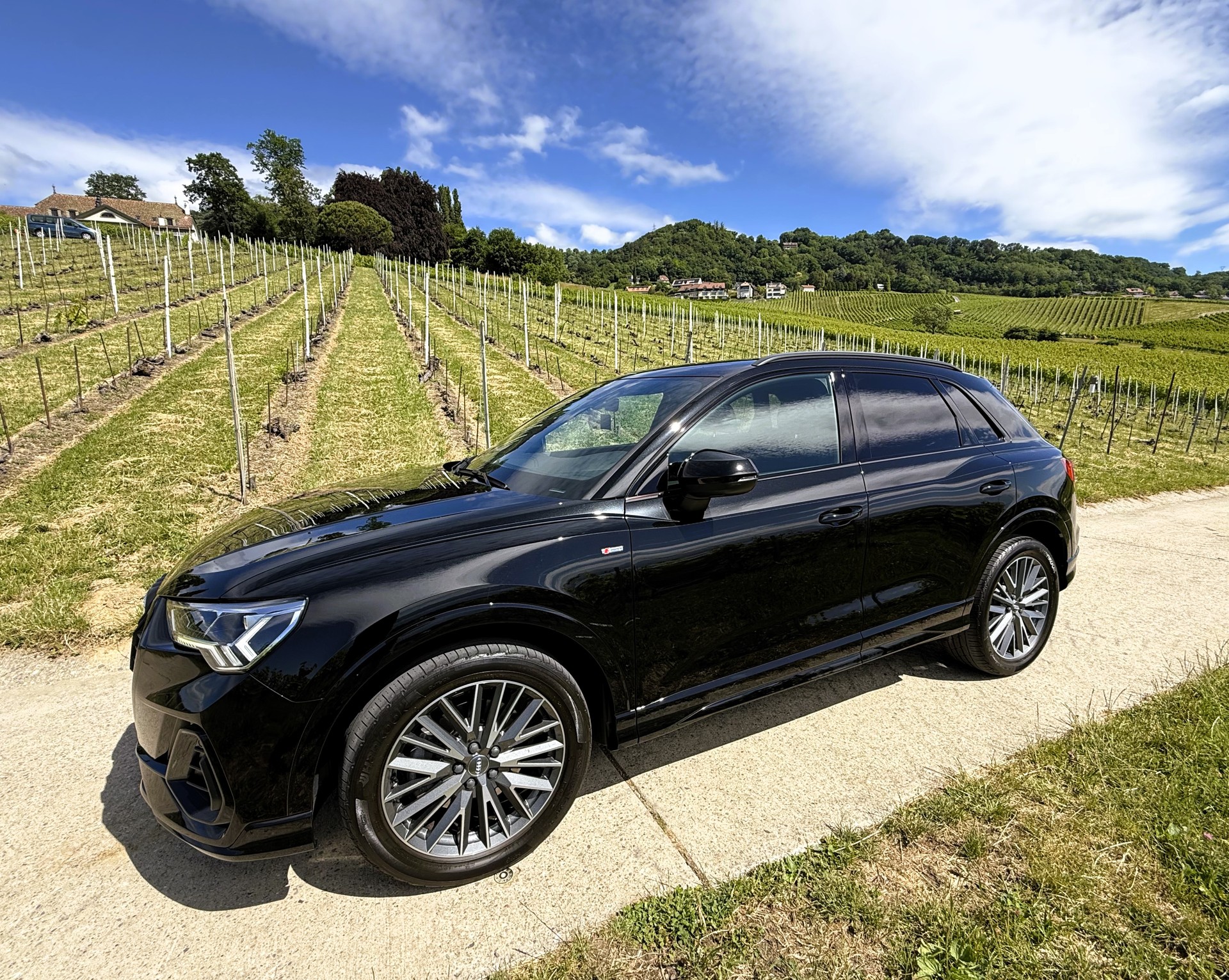 AUDI Q3 45 TFSI S line quattro S-tronic-image-1