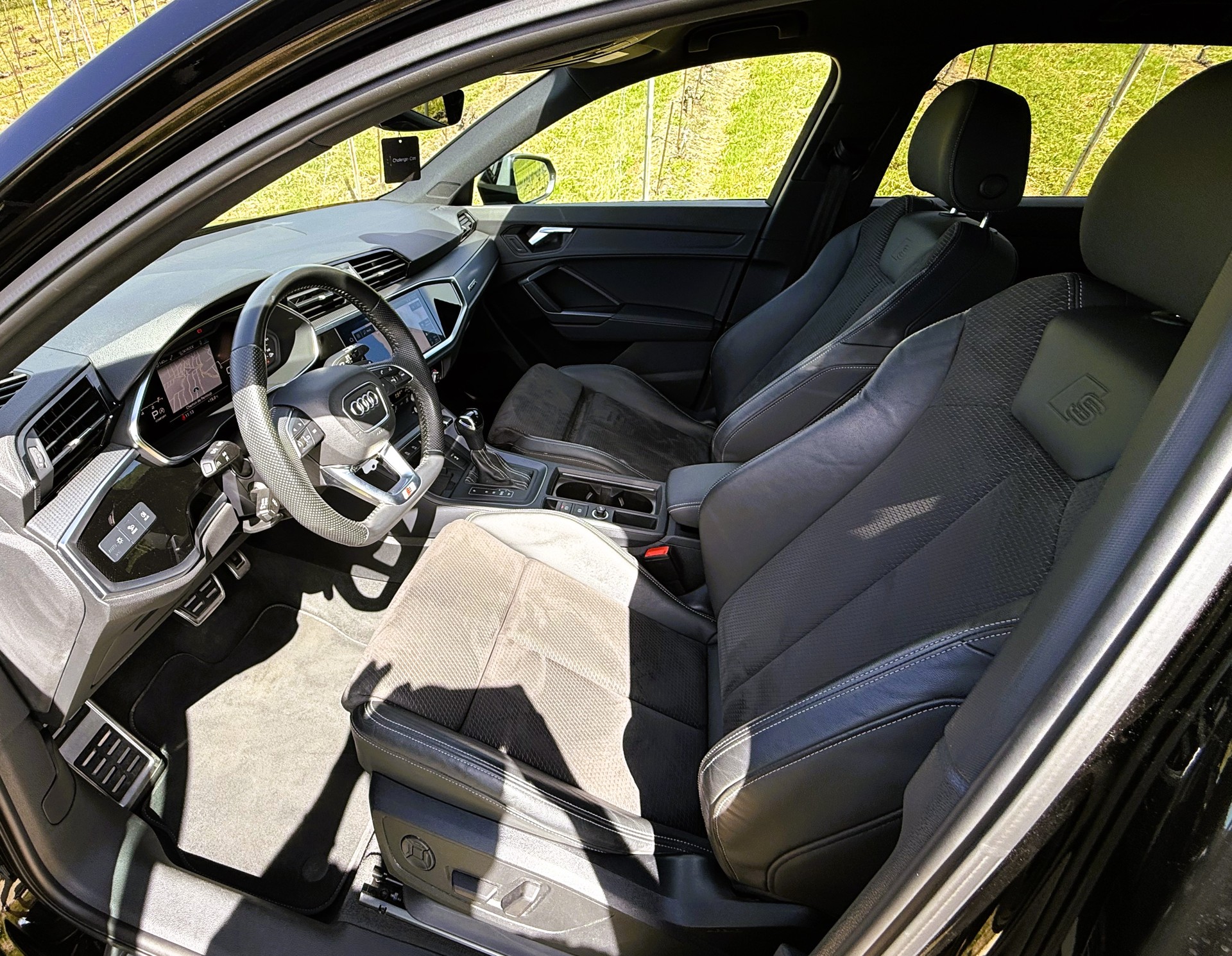 AUDI Q3 45 TFSI S line quattro S-tronic-image-17