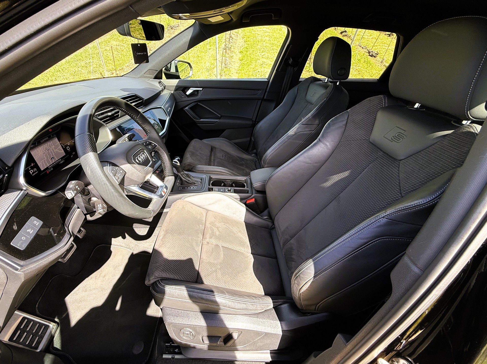 AUDI Q3 45 TFSI S line quattro S-tronic-image-19
