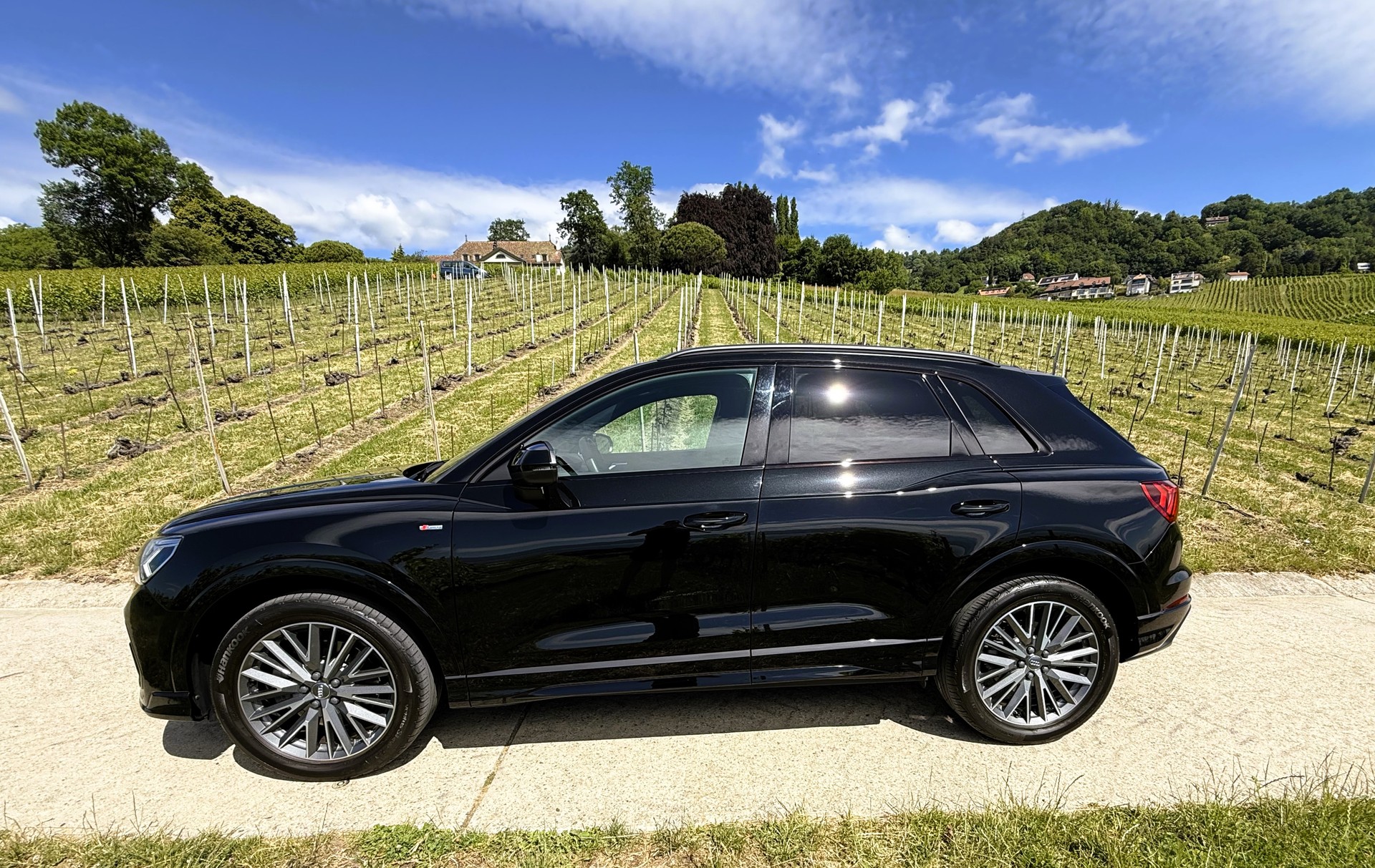 AUDI Q3 45 TFSI S line quattro S-tronic-image-2