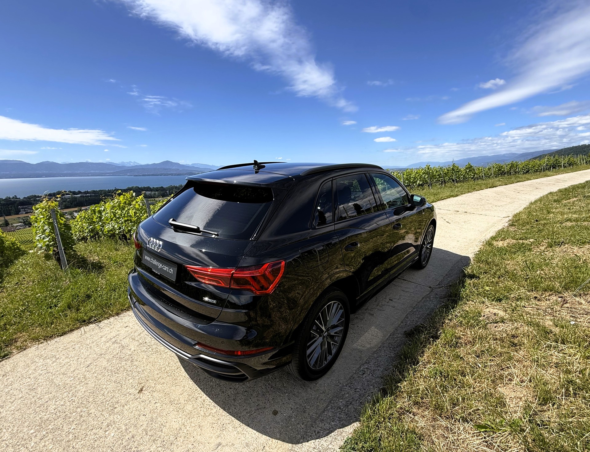 AUDI Q3 45 TFSI S line quattro S-tronic-image-6