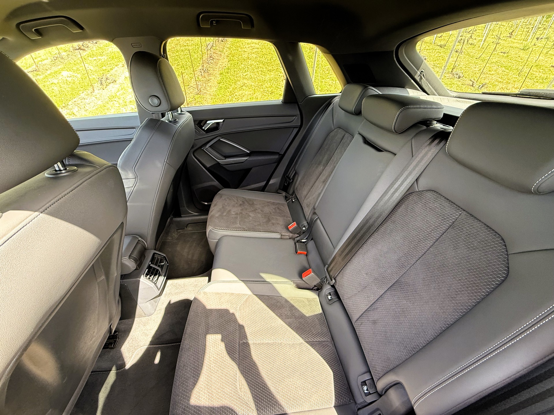 AUDI Q3 45 TFSI S line quattro S-tronic-image-21