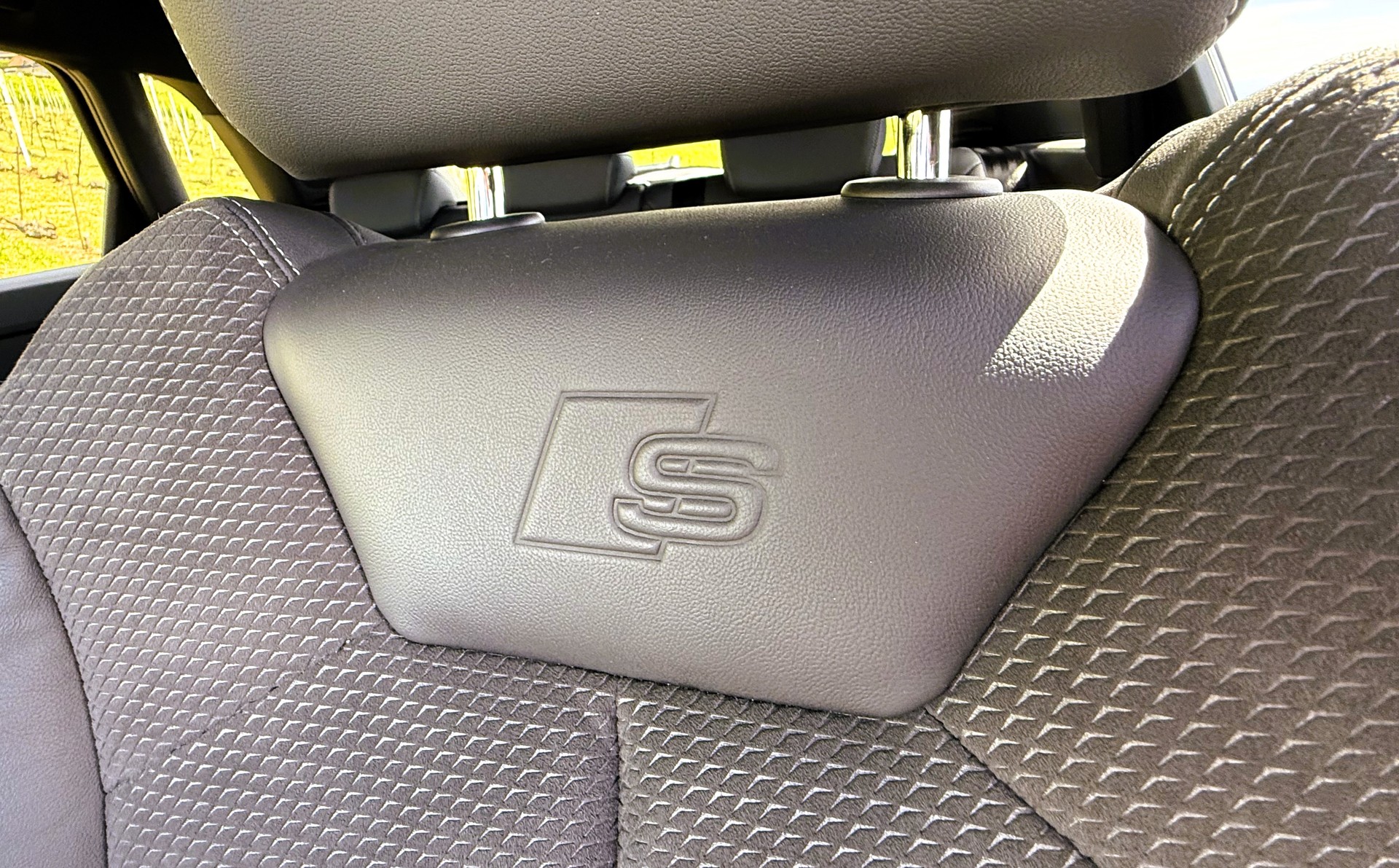 AUDI Q3 45 TFSI S line quattro S-tronic-image-18