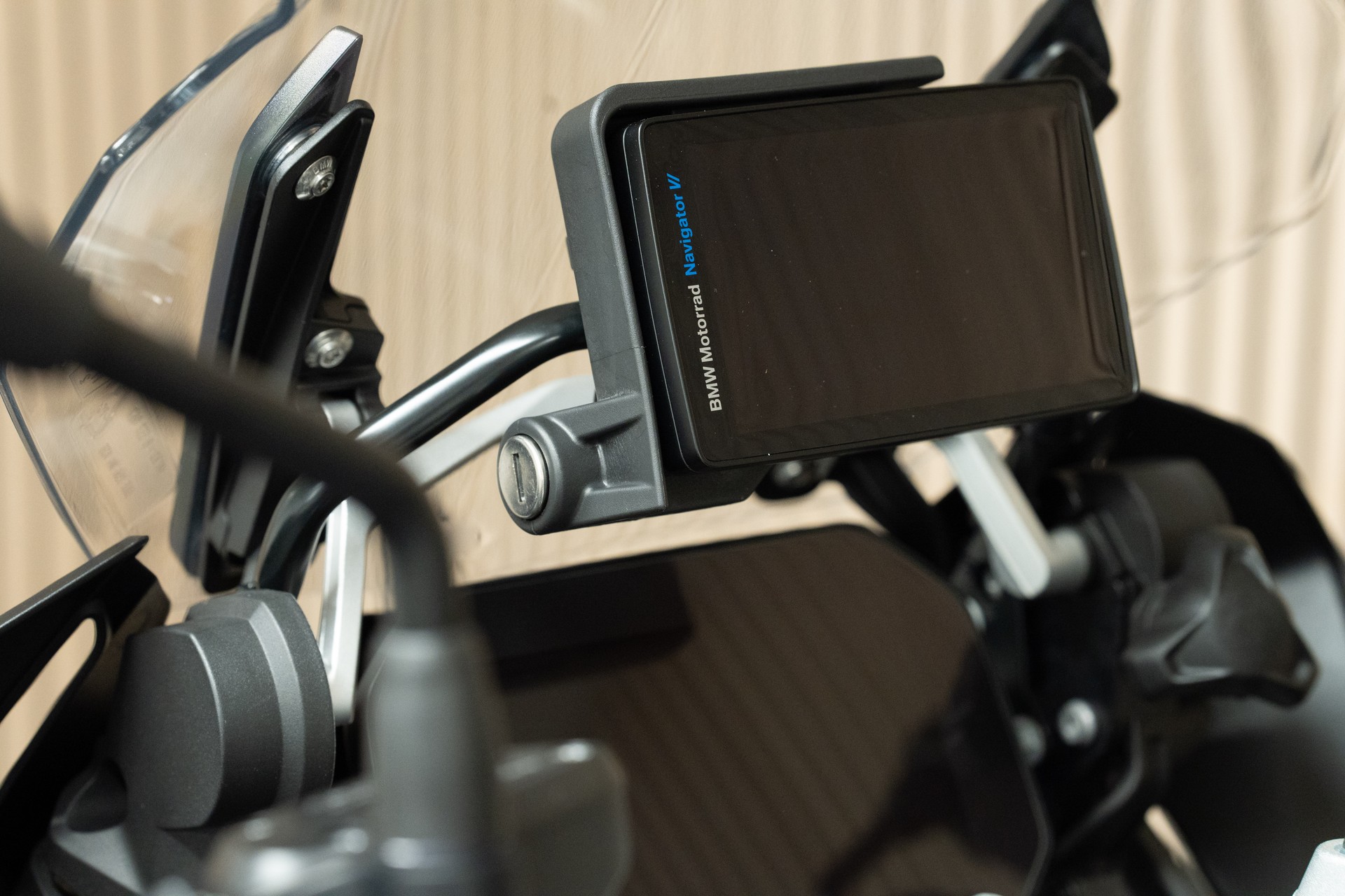 BMW R 1200 GS mit TFT-Display-showroom-element-2