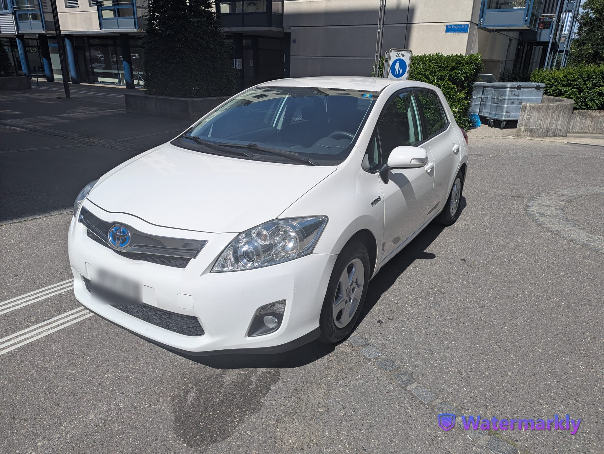 TOYOTA 1.8 HSD Linea Luna-image-0
