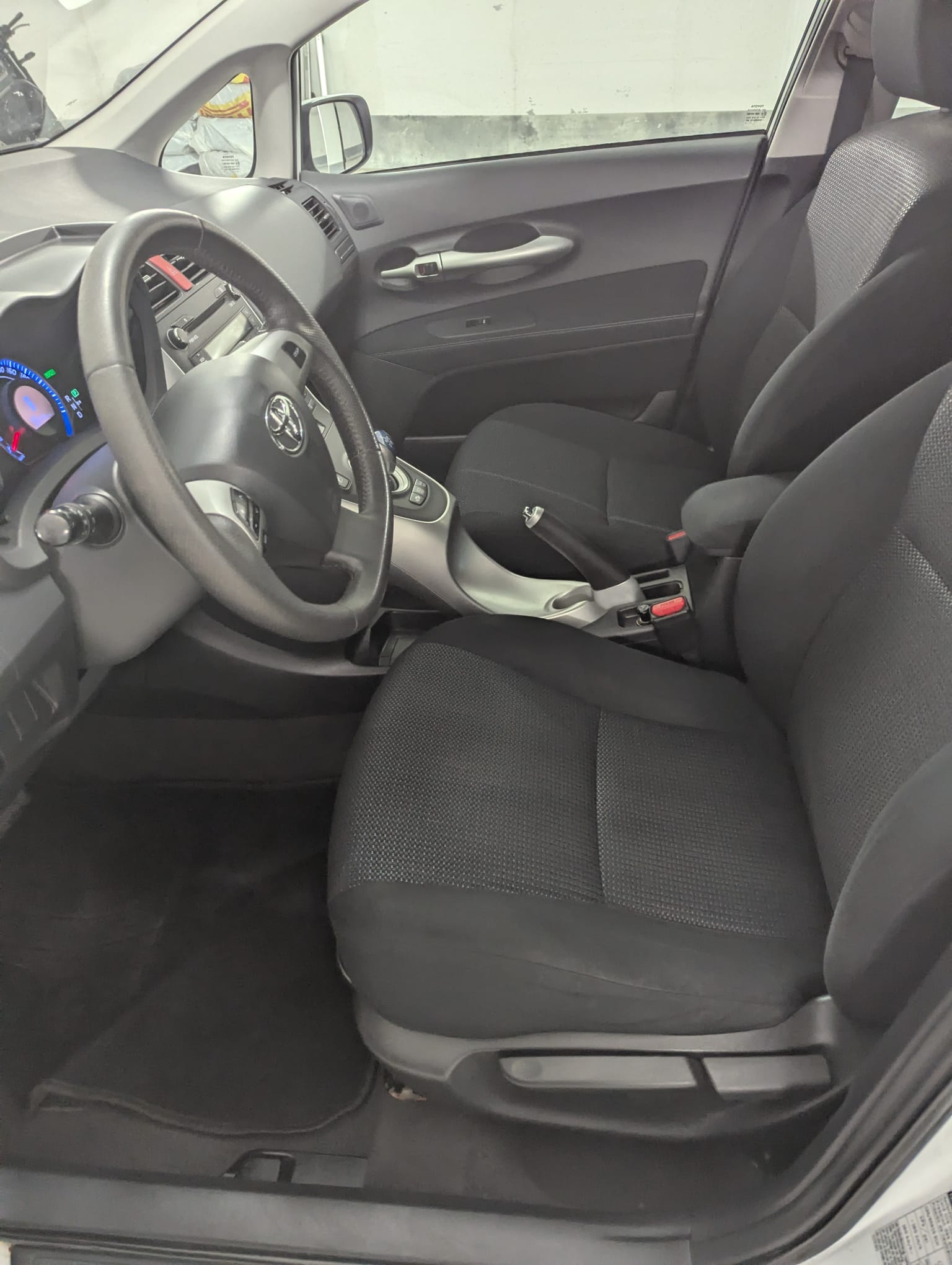 TOYOTA 1.8 HSD Linea Luna-image-4