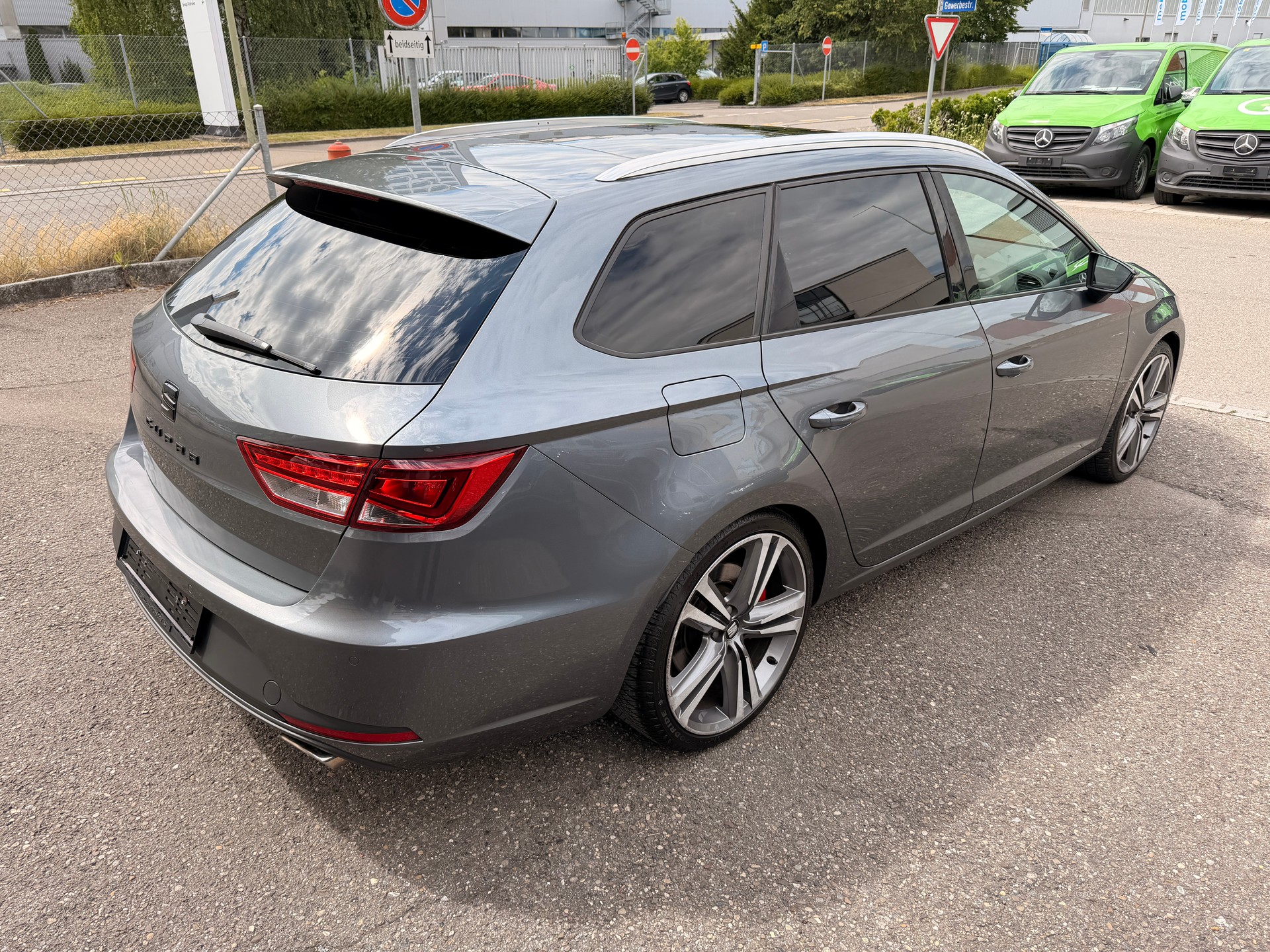 SEAT Leon ST 2.0 TSI Cupra 280 DSG-image-4