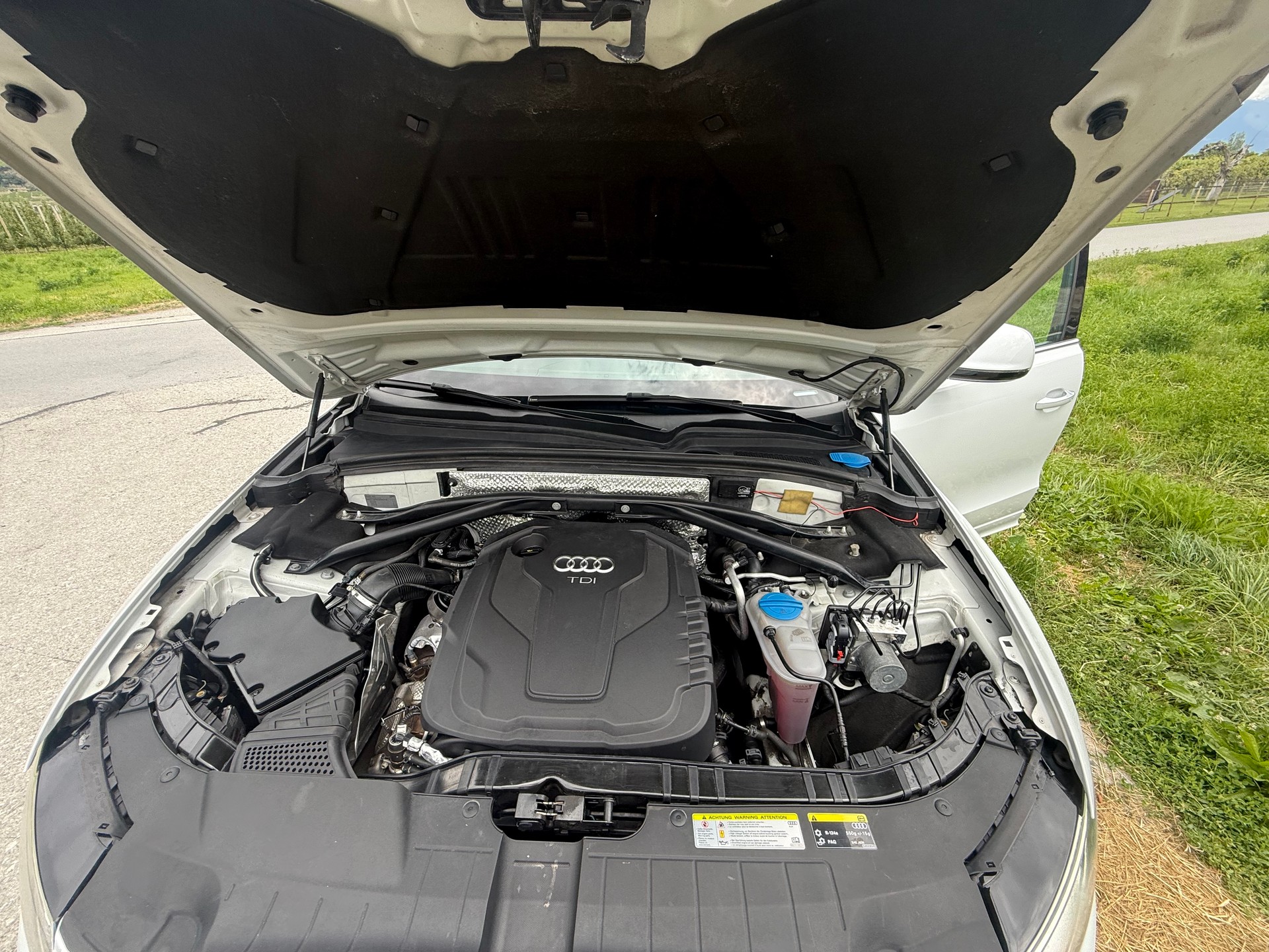 AUDI Q5 2.0 TDi Quattro S Line-image-5