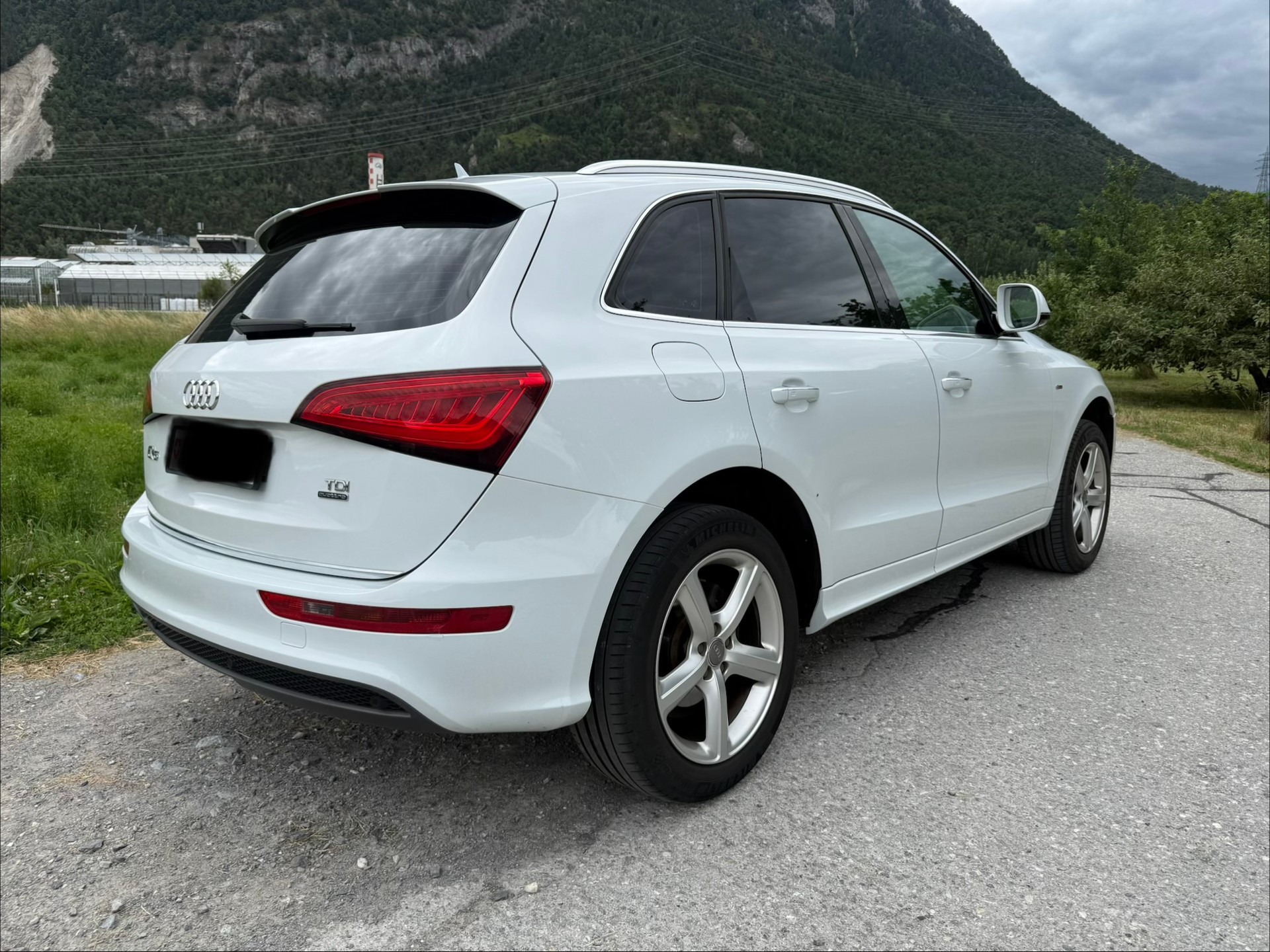 AUDI Q5 2.0 TDi Quattro S Line-image-1