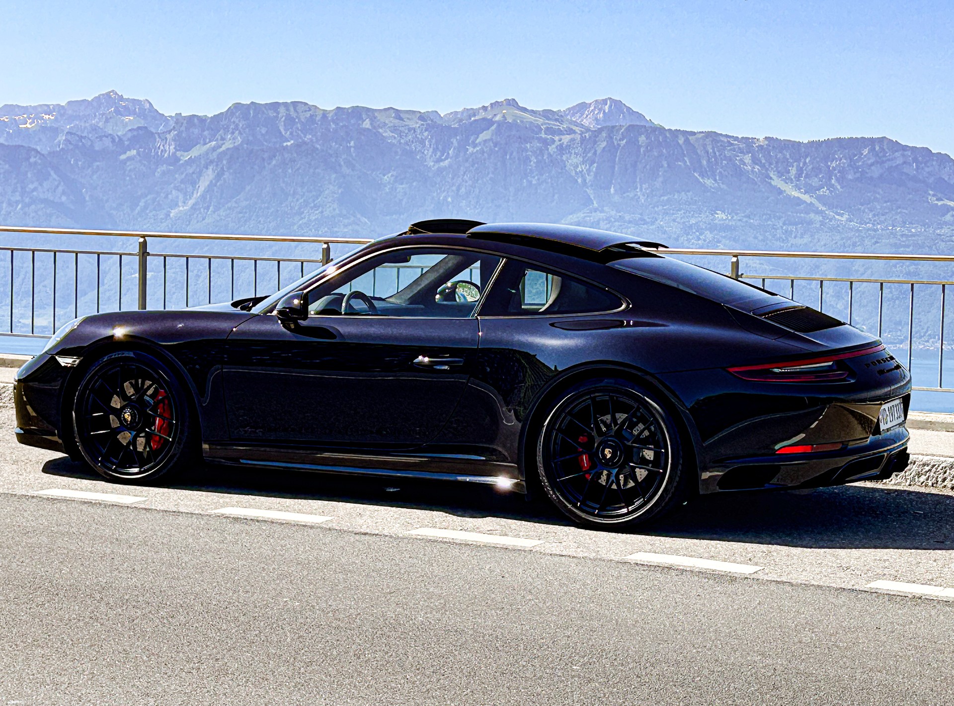 PORSCHE 3.0 Carrera 4 GTS PDK-image-1