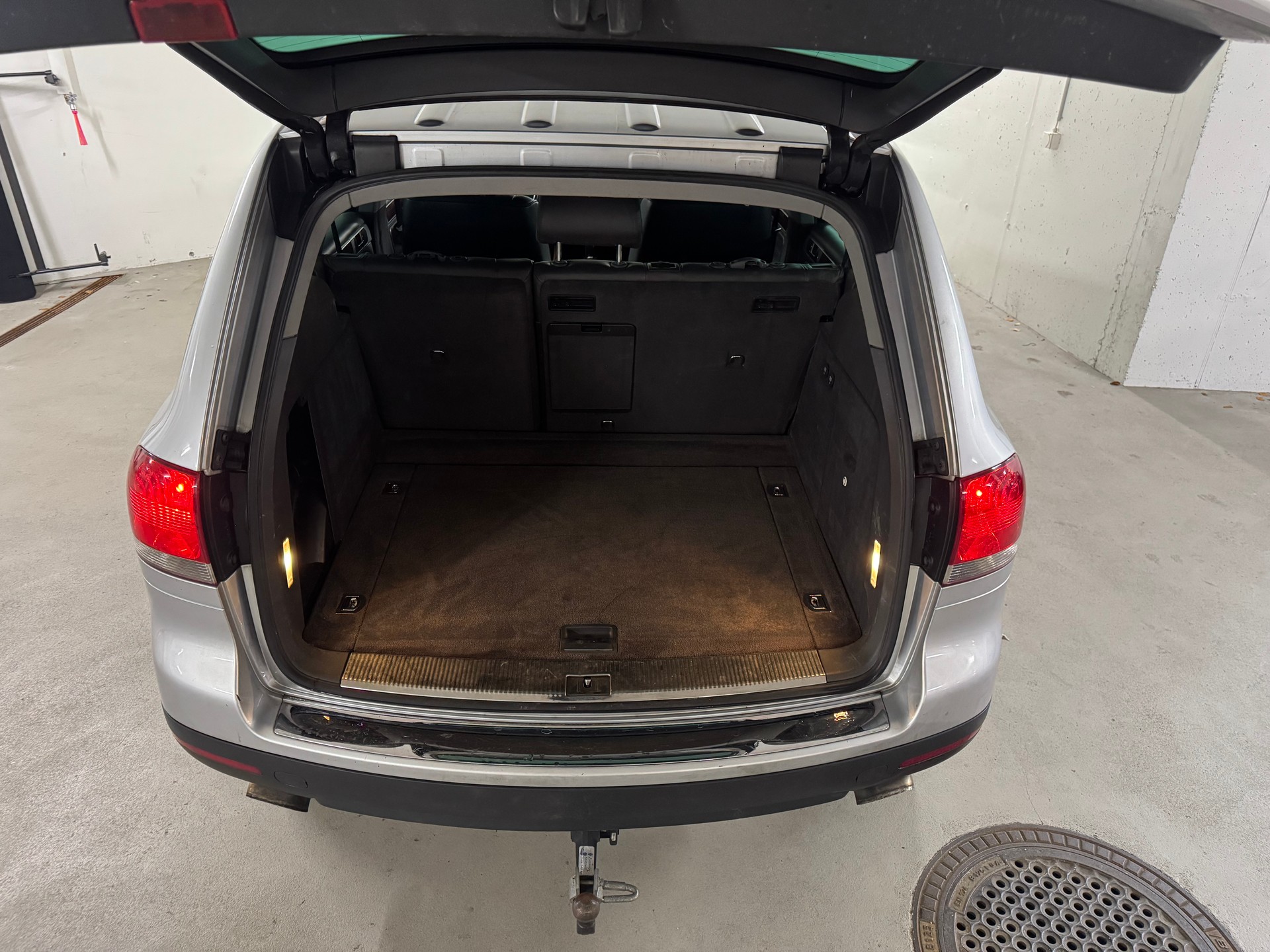 VW Touareg 5.0 TDI V10 Automatic-image-7