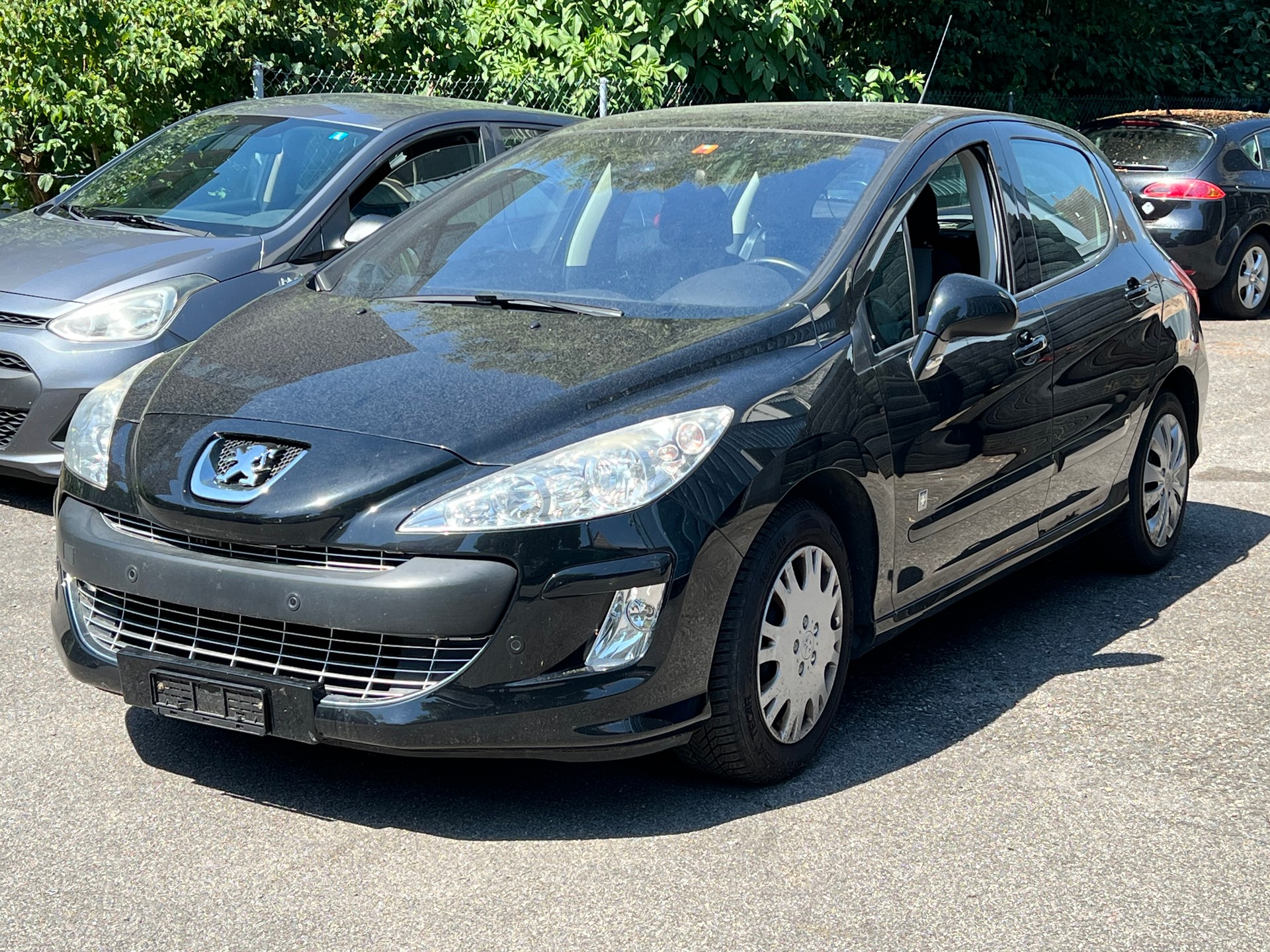 PEUGEOT 308 1.6 16V T Swiss Edition-image-0