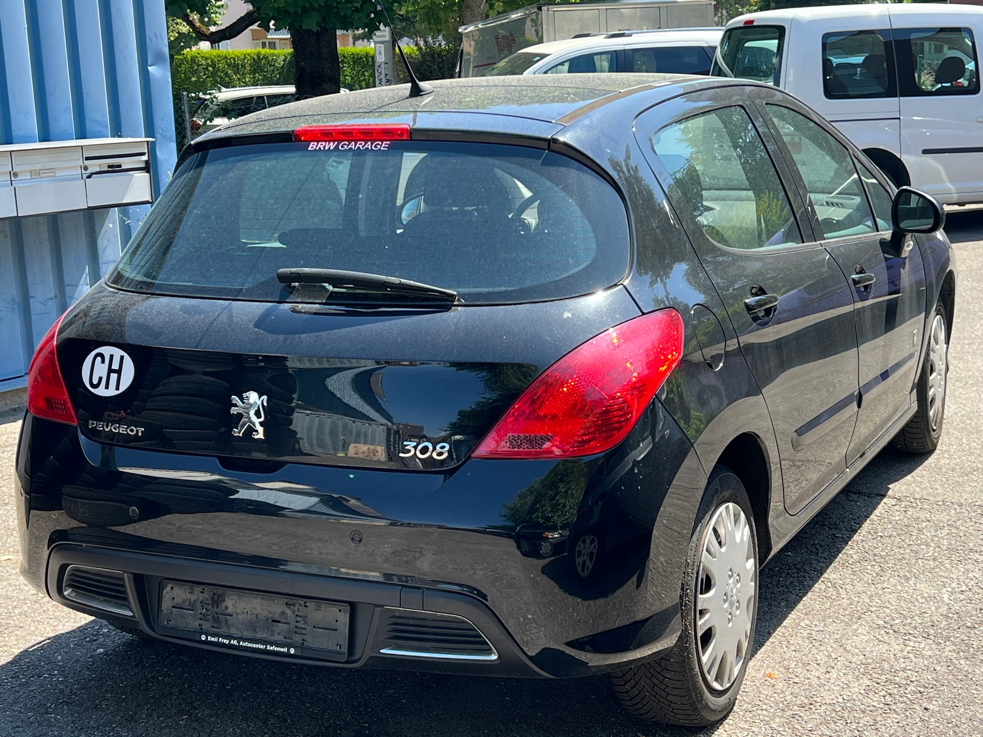 PEUGEOT 308 1.6 16V T Swiss Edition-image-3