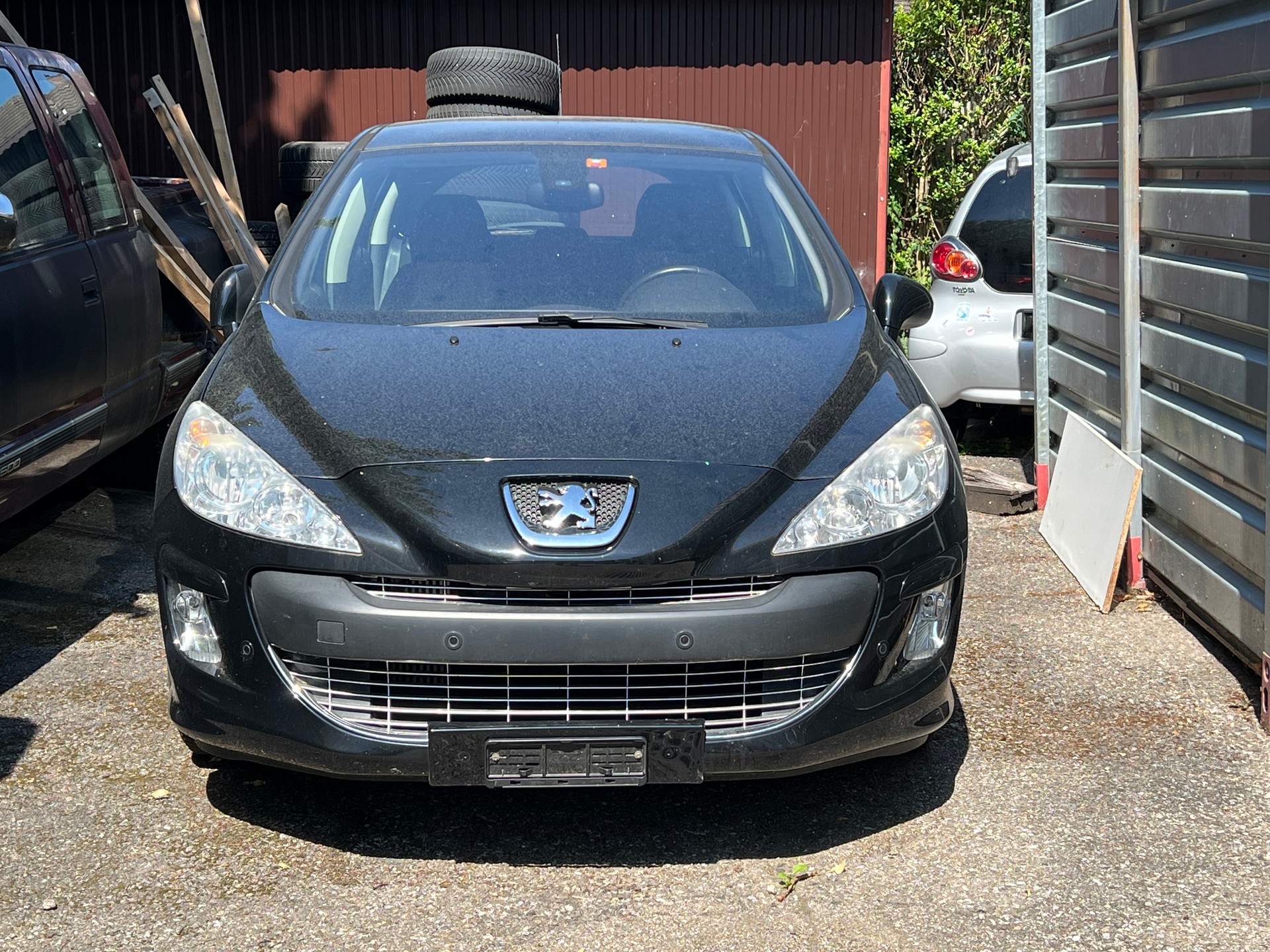 PEUGEOT 308 1.6 16V T Swiss Edition-image-1