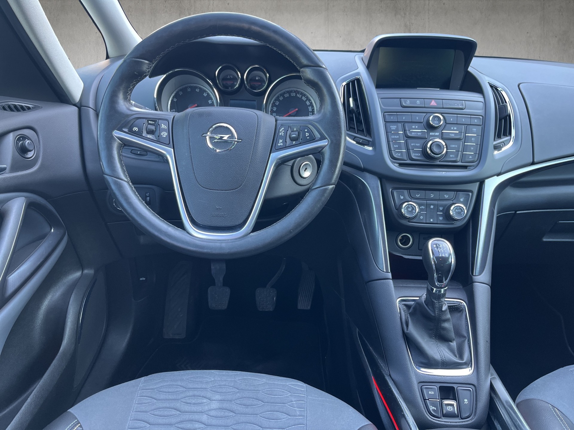 OPEL Zafira Tourer 1.6i 16V Turbo Cosmo-image-8