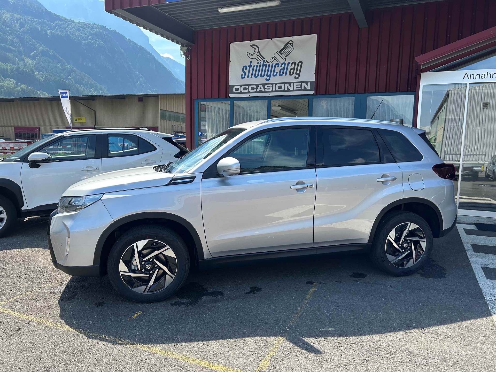 SUZUKI Vitara 1.4 Boosterjet Compact Top 4x4 Hybrid Automatic-image-1