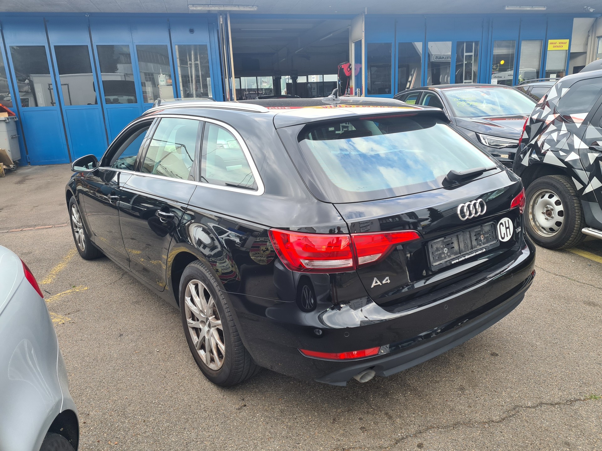 AUDI A4 Avant 2.0 TDI-image-3