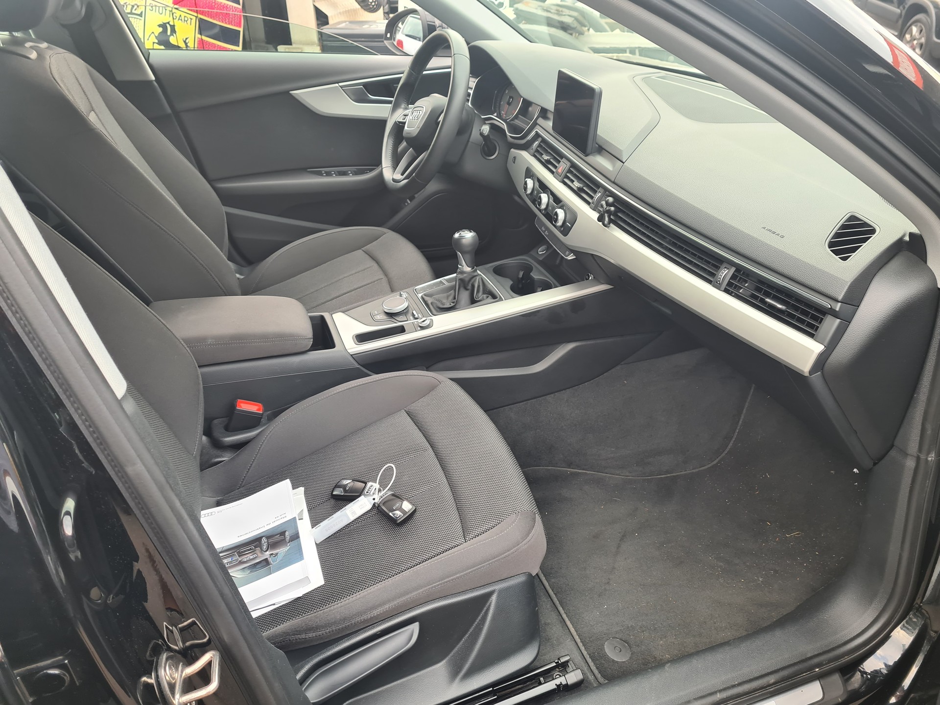 AUDI A4 Avant 2.0 TDI-image-7