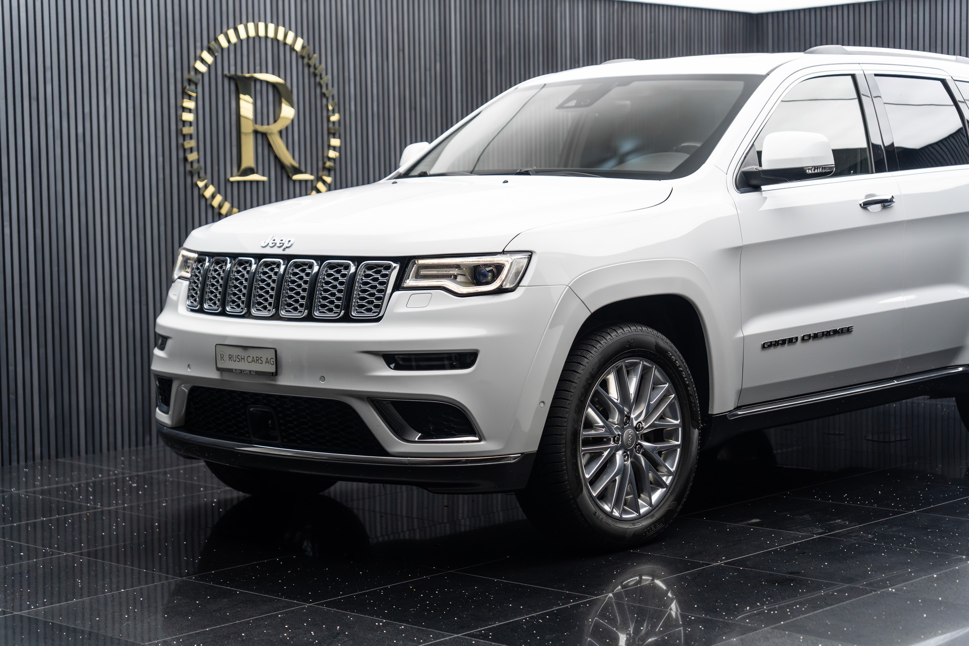 JEEP Grand Cherokee 3.0 CRD Summit Automatic-image-18