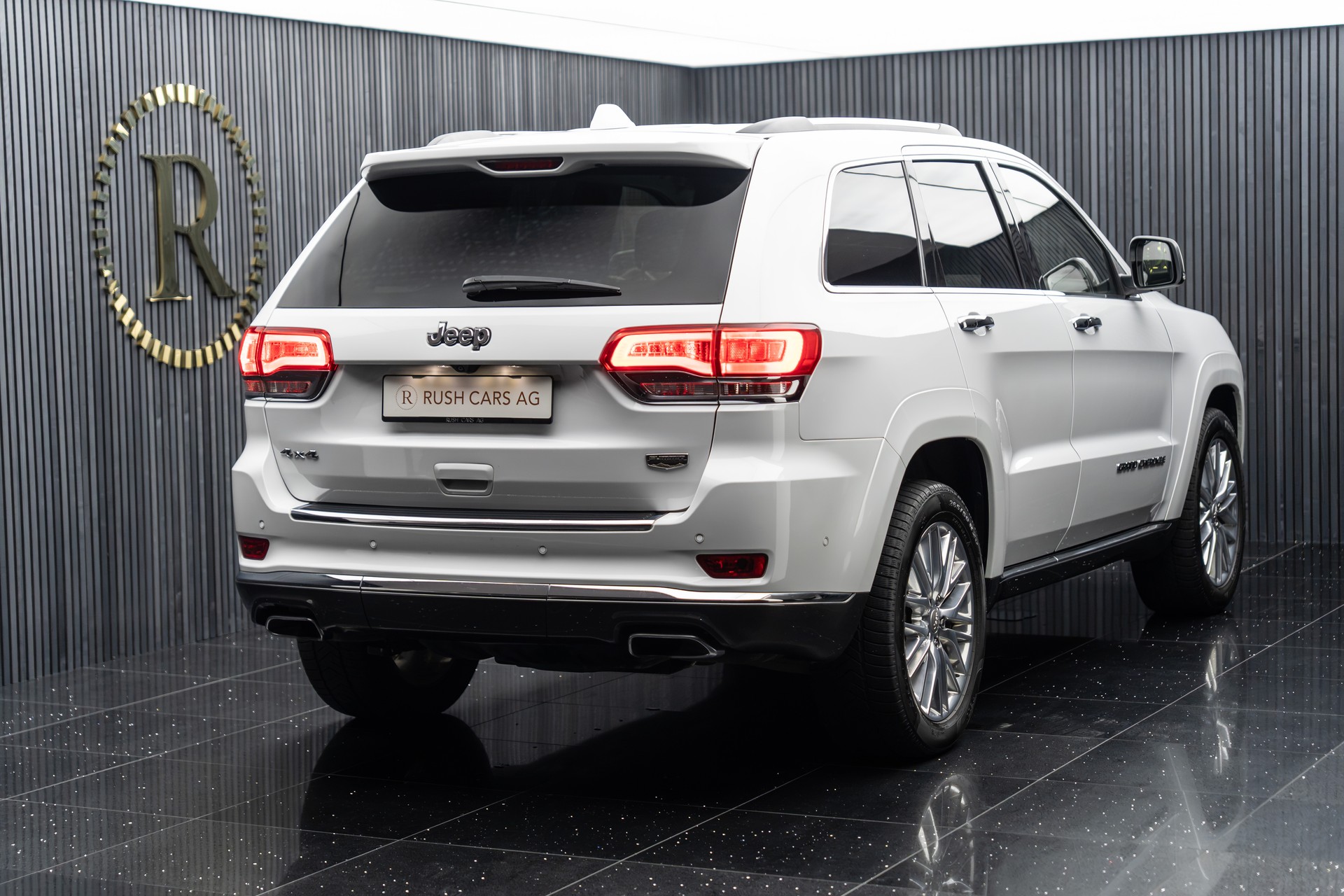 JEEP Grand Cherokee 3.0 CRD Summit Automatic-showroom-element-3