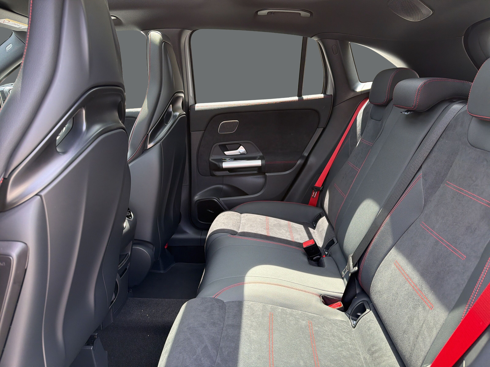 MERCEDES-BENZ GLA AMG 35 4Matic 8G-DCT-image-13