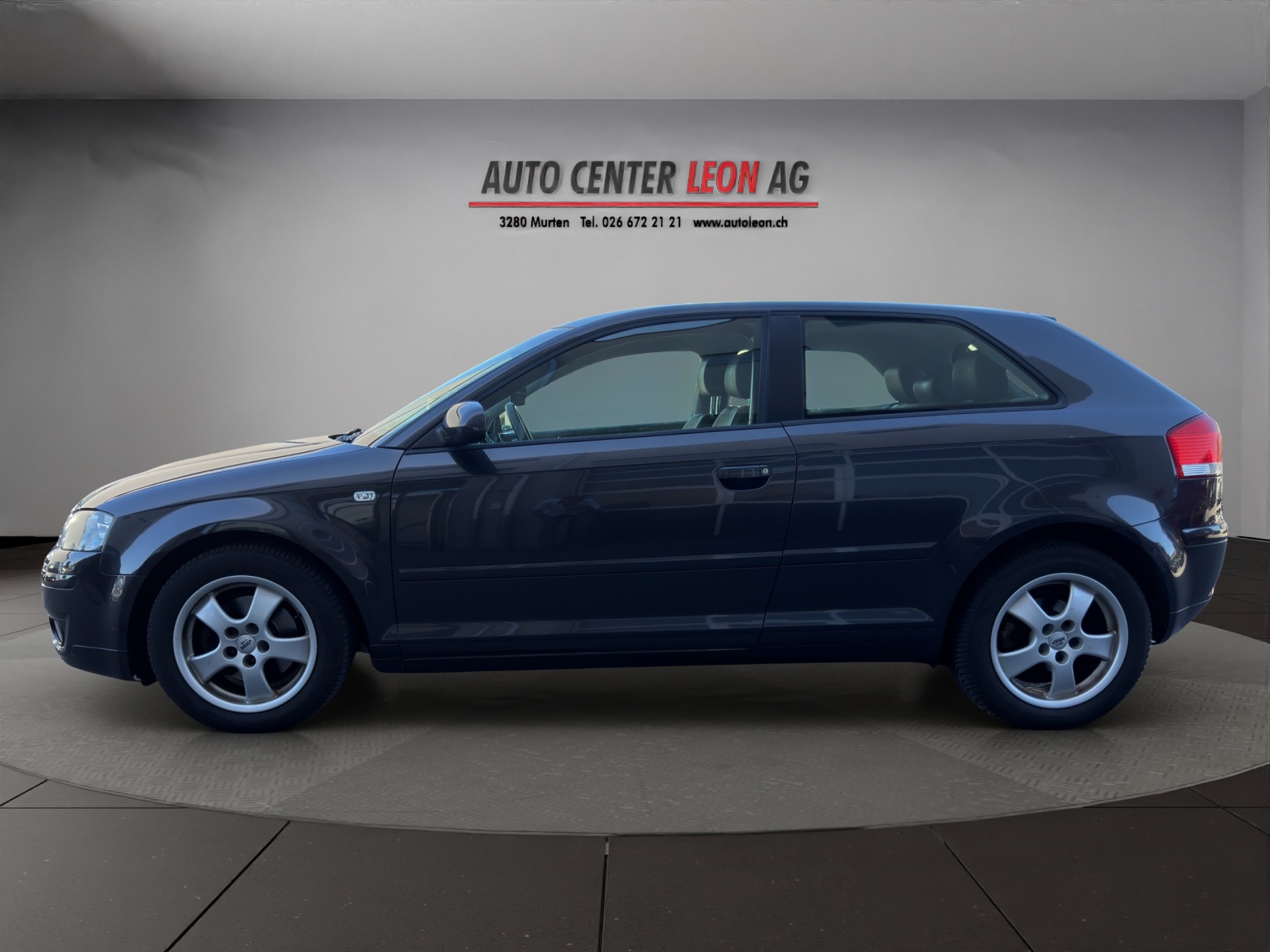 AUDI A3 2.0 TDI Attraction-showroom-element-2