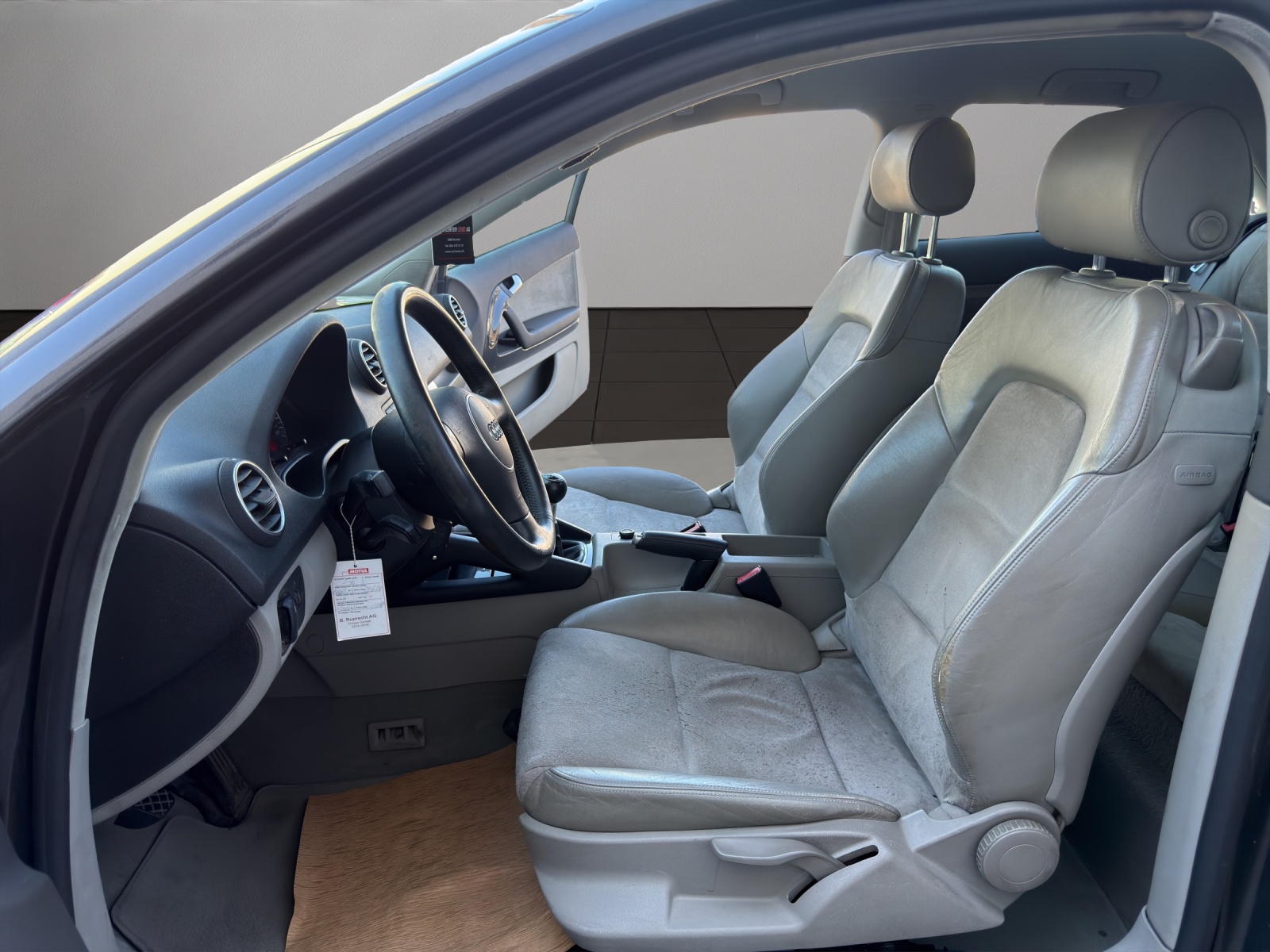 AUDI A3 2.0 TDI Attraction-image-8