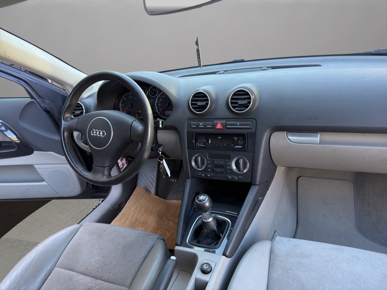 AUDI A3 2.0 TDI Attraction-image-13