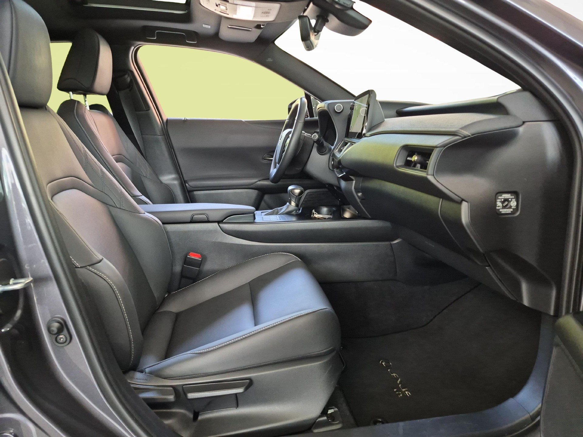 LEXUS UX 250h F-Line - Ruote invernali incluse-image-9