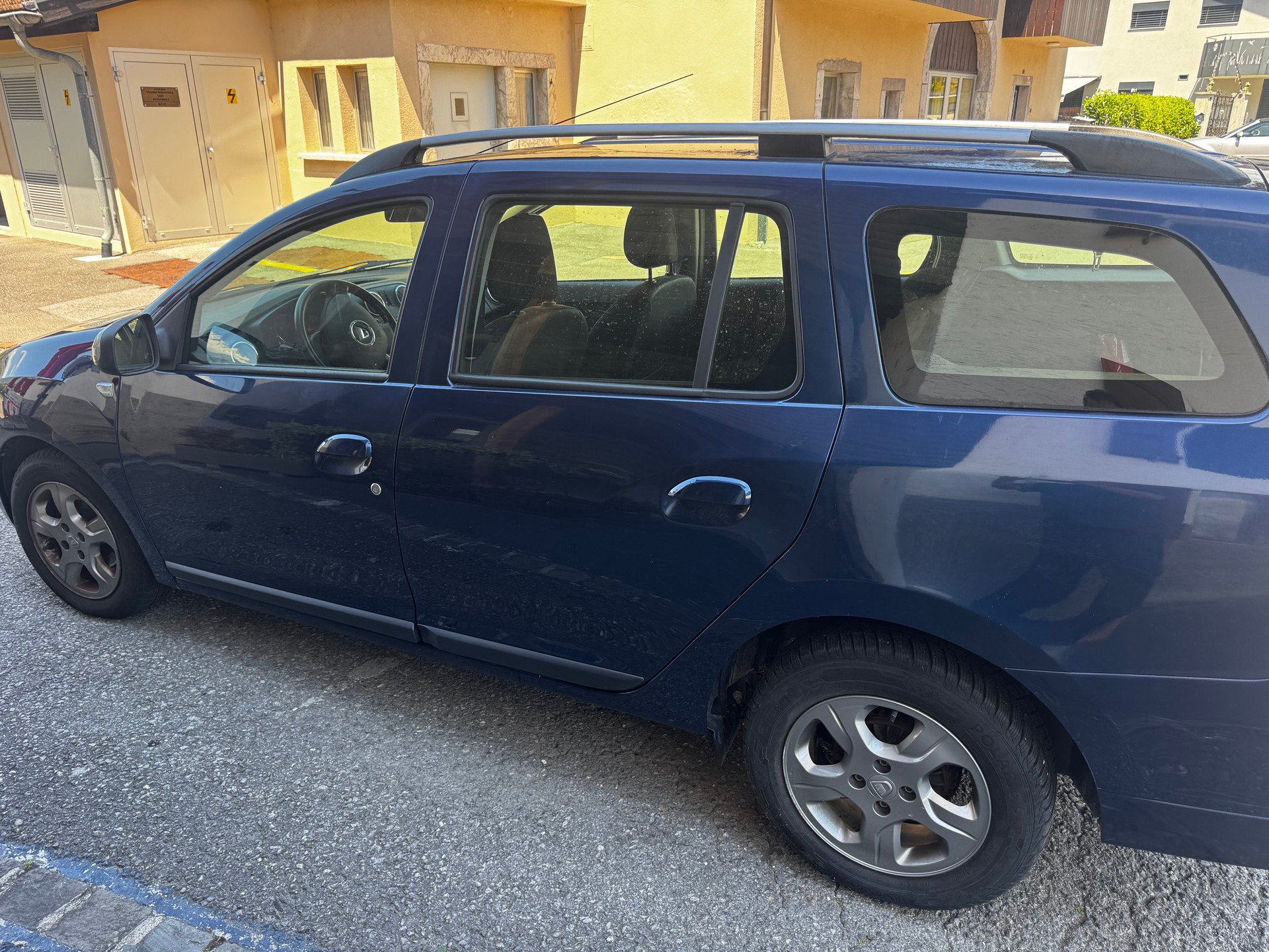 DACIA Logan MCV 0.9 Celebration-image-6
