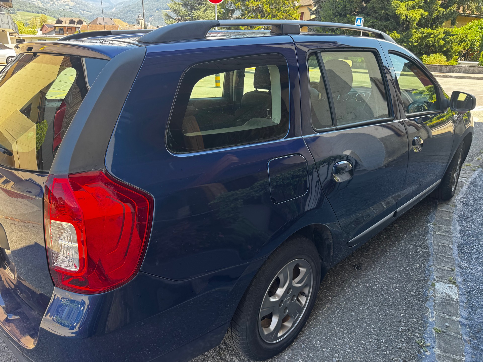 DACIA Logan MCV 0.9 Celebration-image-3