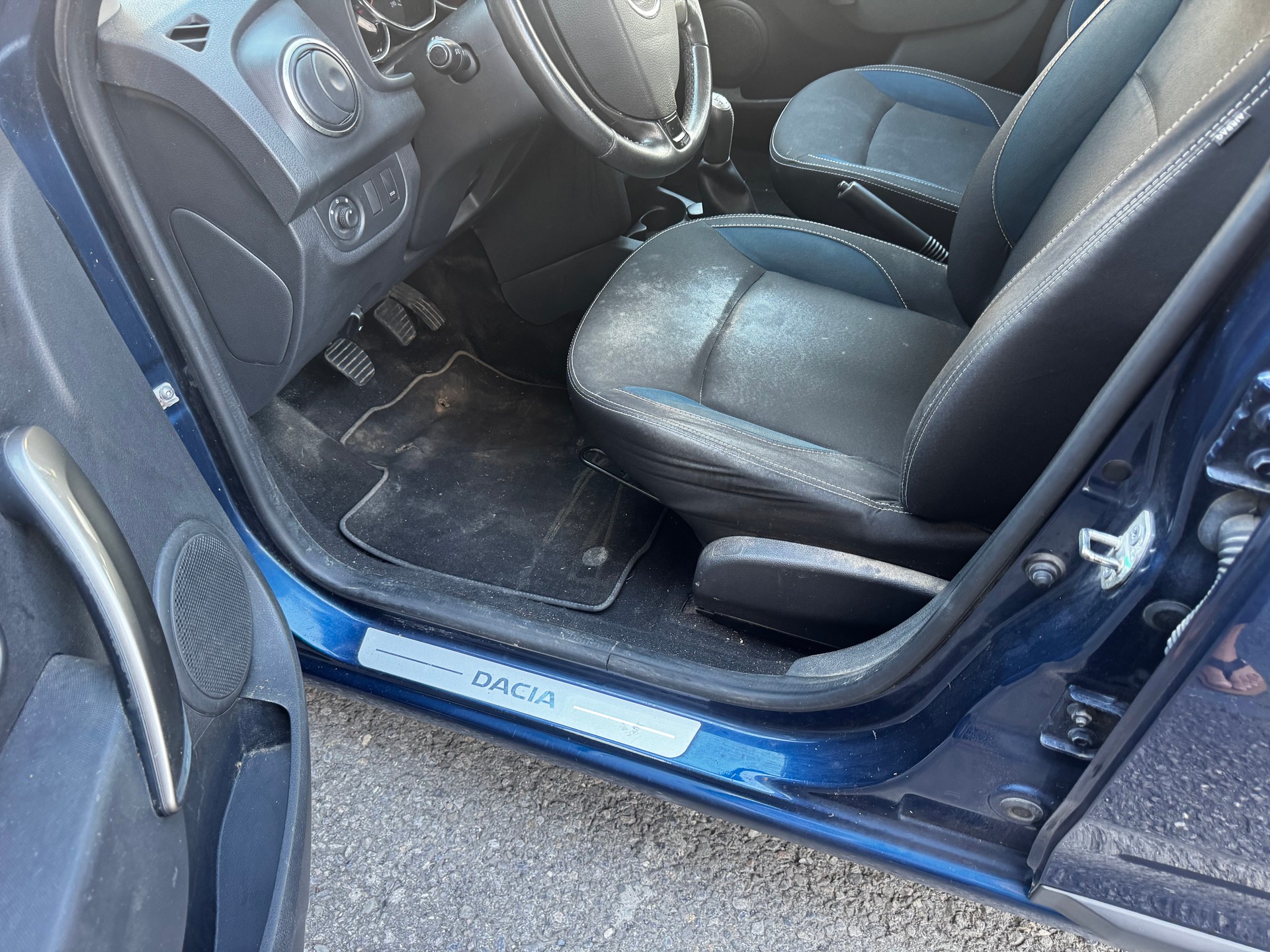 DACIA Logan MCV 0.9 Celebration-image-10