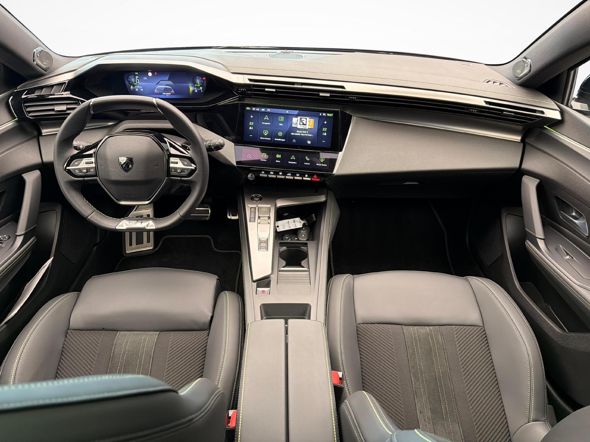 PEUGEOT 308 1.2 PureTech GT-image-8