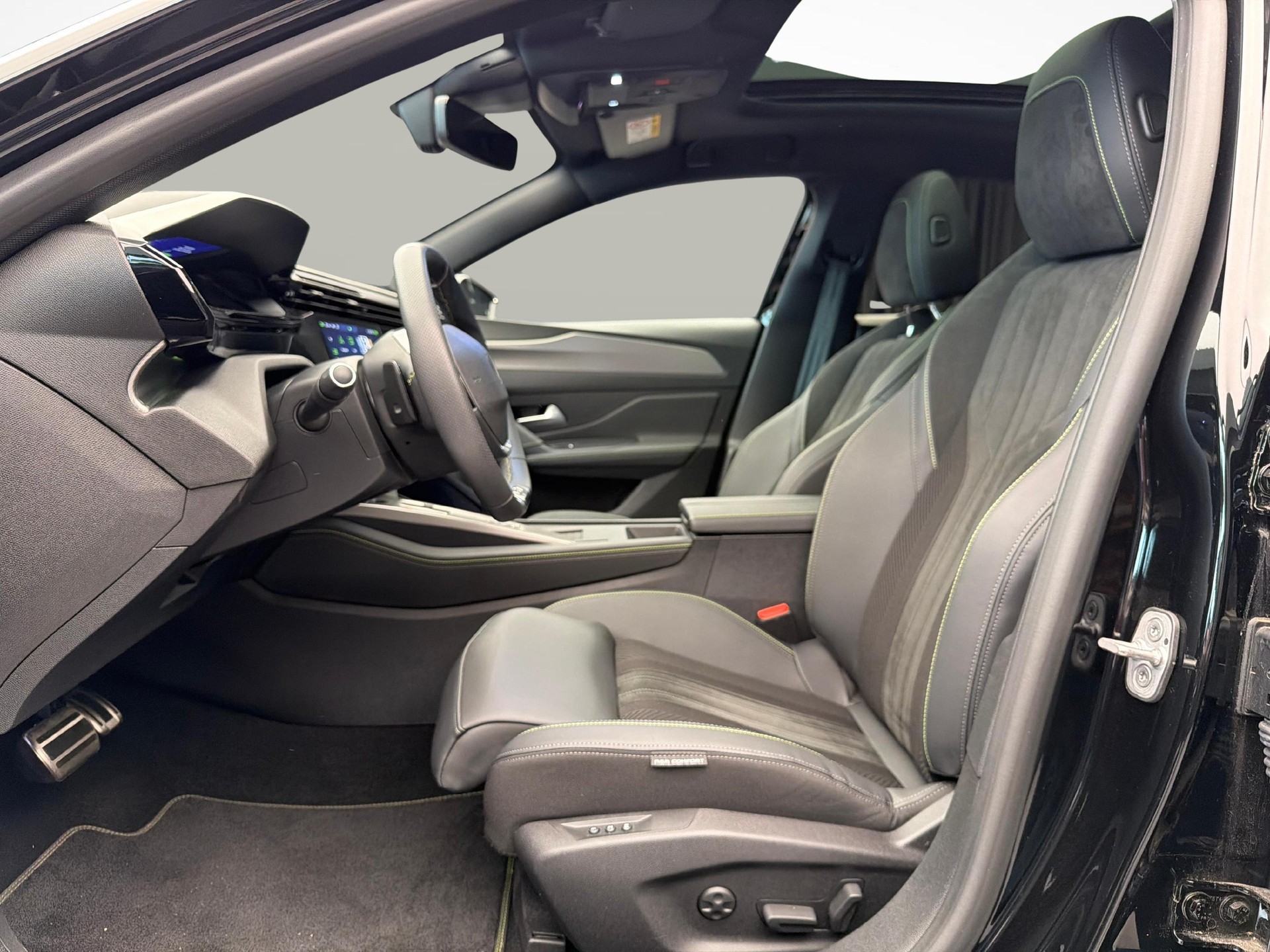 PEUGEOT 308 1.2 PureTech GT-image-9