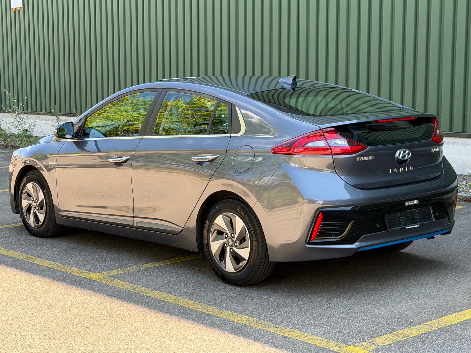 HYUNDAI Ioniq 1.6 GDi HEV Launch Plus DCT-image-6