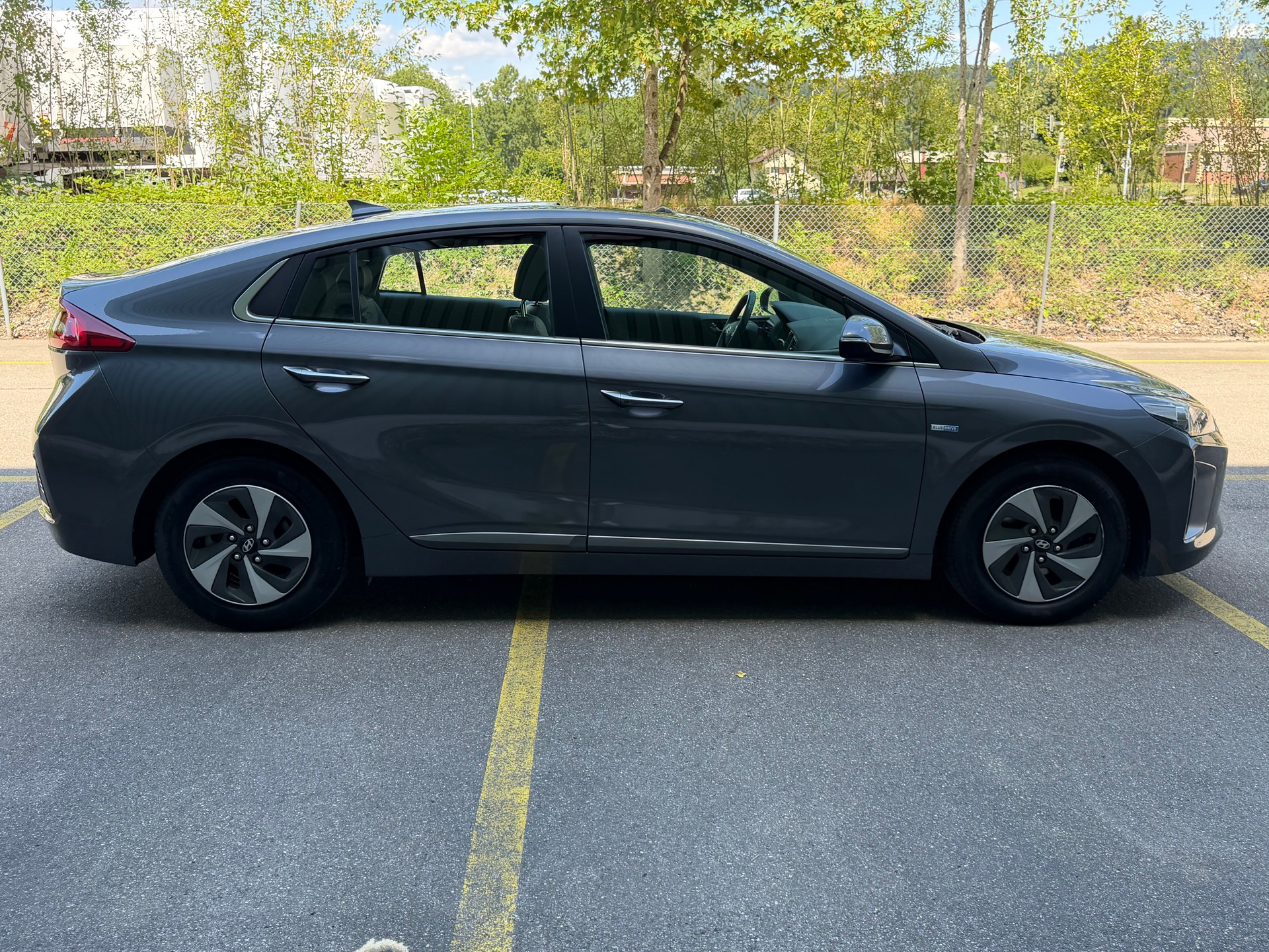 HYUNDAI Ioniq 1.6 GDi HEV Launch Plus DCT-image-3
