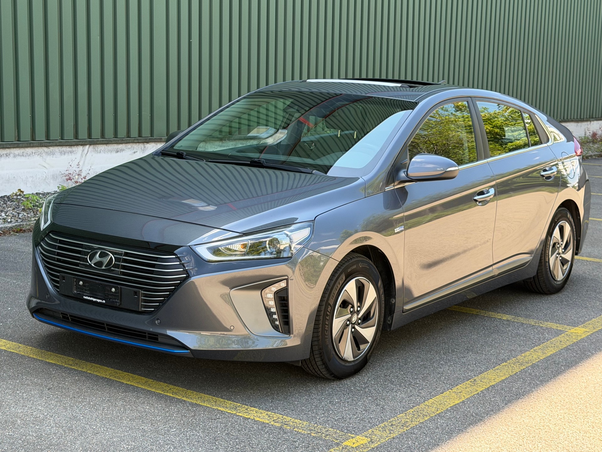 HYUNDAI Ioniq 1.6 GDi HEV Launch Plus DCT-image-0
