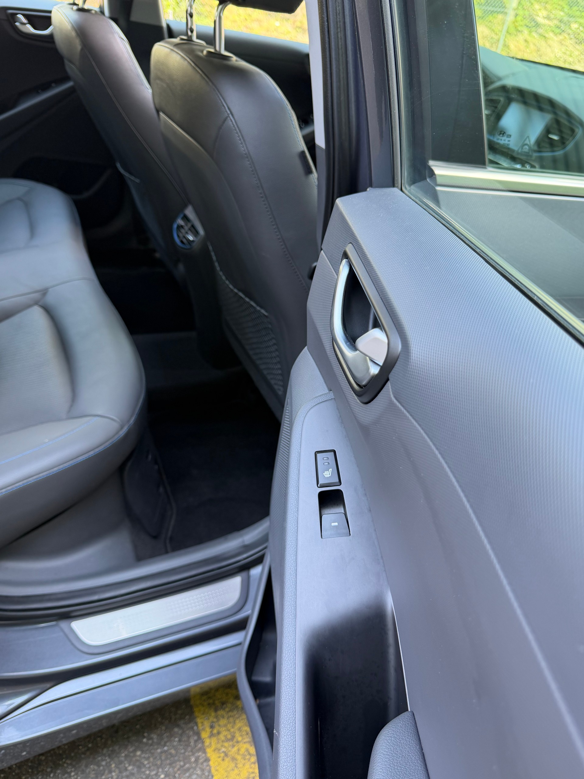HYUNDAI Ioniq 1.6 GDi HEV Launch Plus DCT-image-18