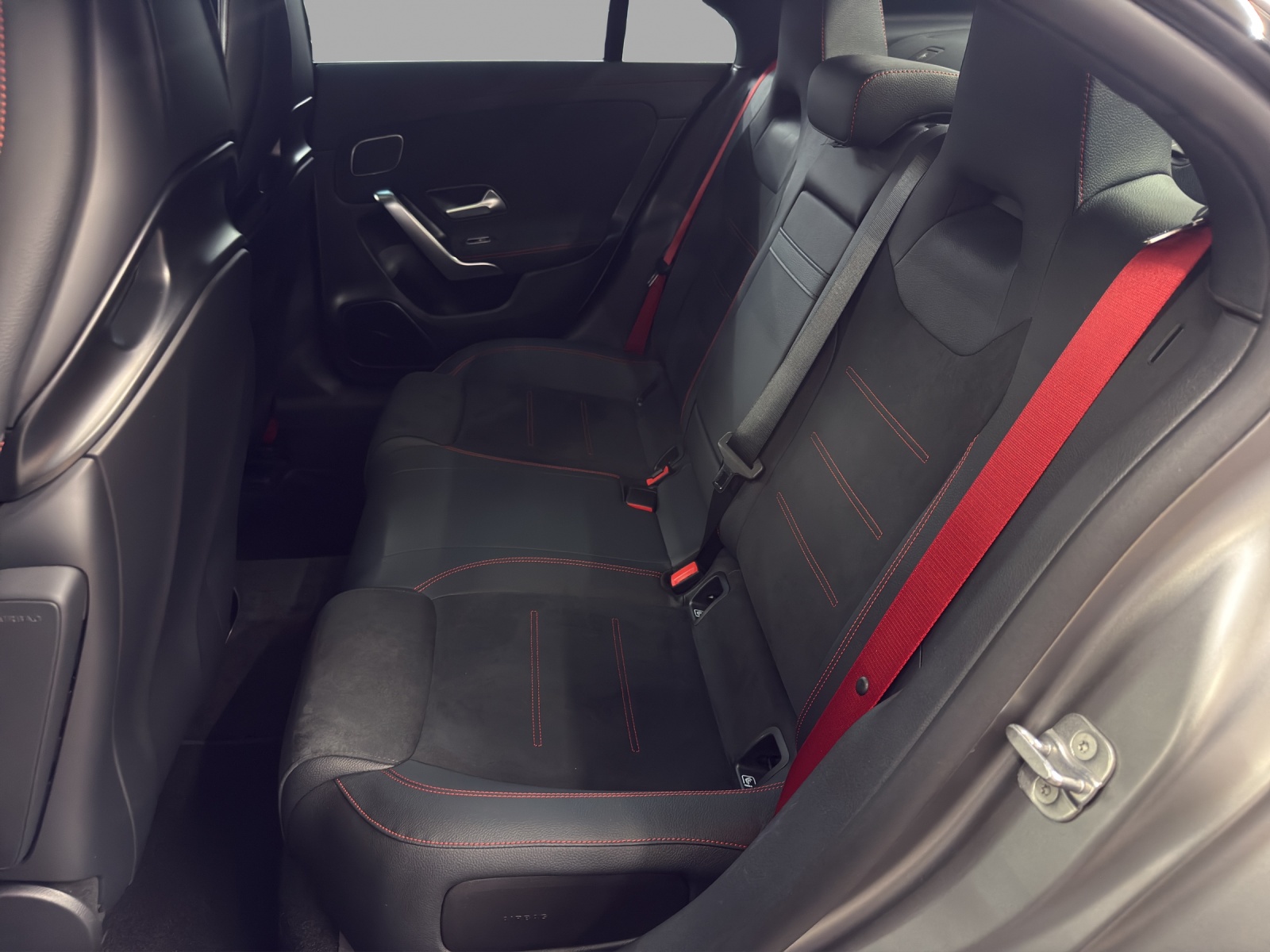 MERCEDES-BENZ CLA 35 4M - AMG / 360 Grad Kamera / Panorama-Dach / Soundsystem-image-13