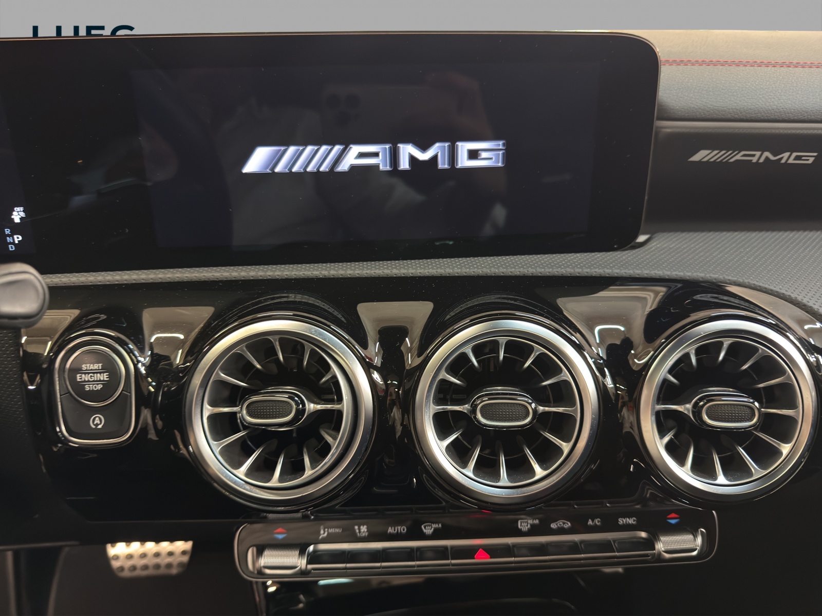 MERCEDES-BENZ CLA 35 4M - AMG / 360 Grad Kamera / Panorama-Dach / Soundsystem-image-11