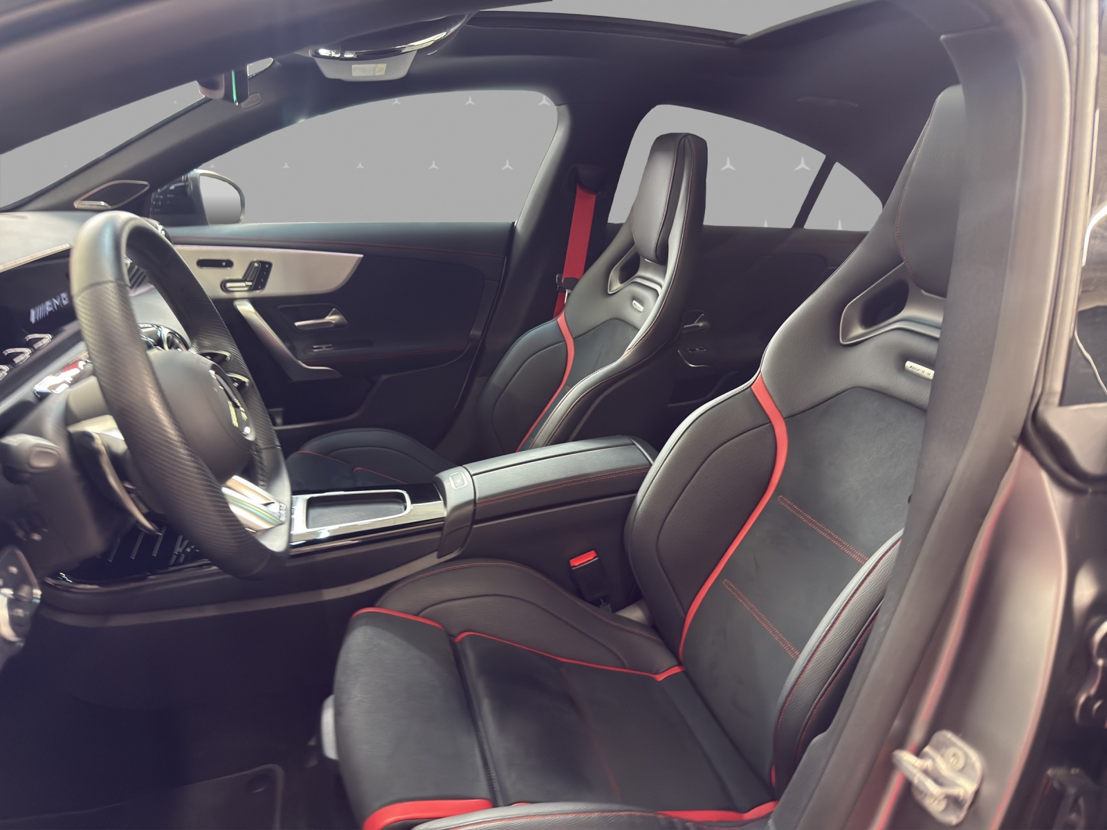 MERCEDES-BENZ CLA 35 4M - AMG / 360 Grad Kamera / Panorama-Dach / Soundsystem-image-7