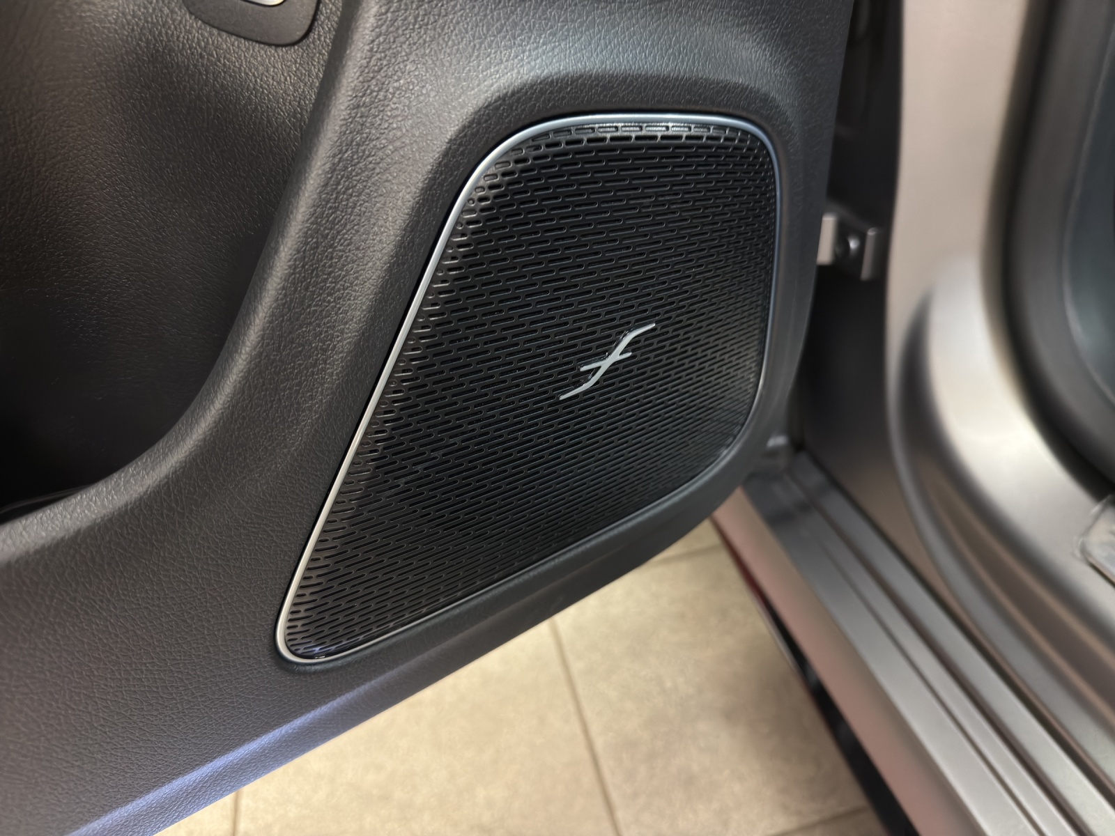 MERCEDES-BENZ CLA 35 4M - AMG / 360 Grad Kamera / Panorama-Dach / Soundsystem-image-15
