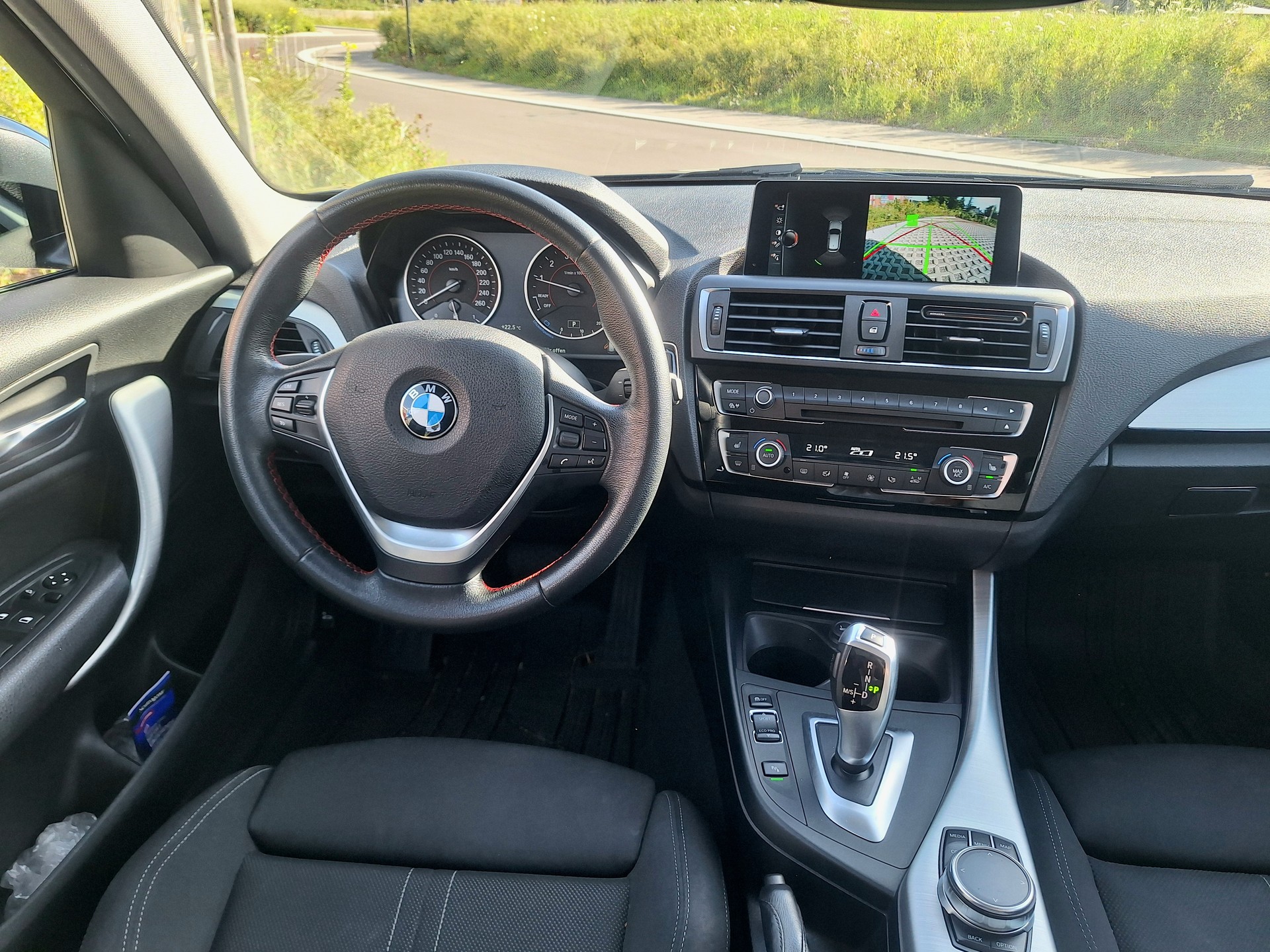 BMW 118i-image-5