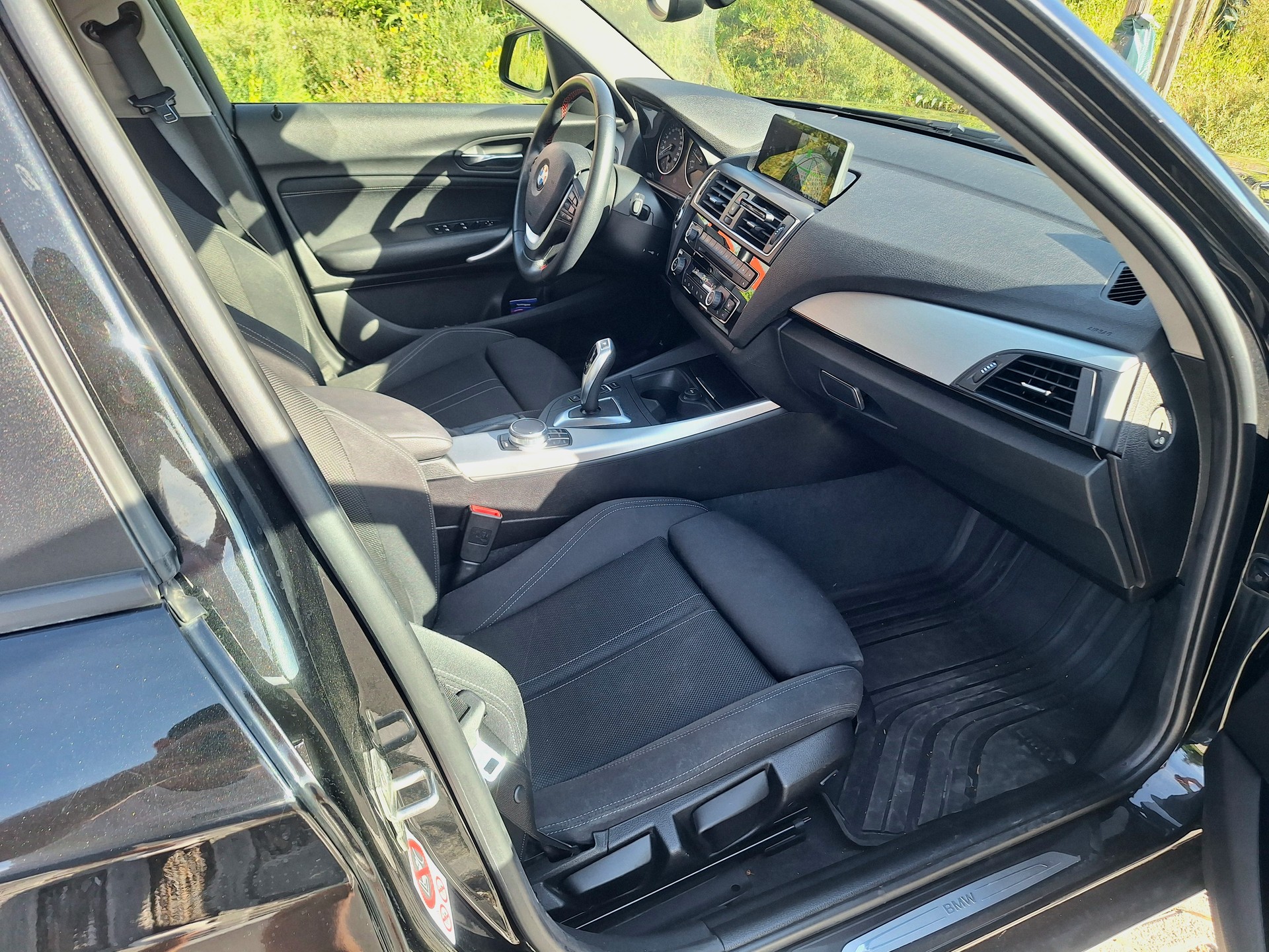 BMW 118i-image-4