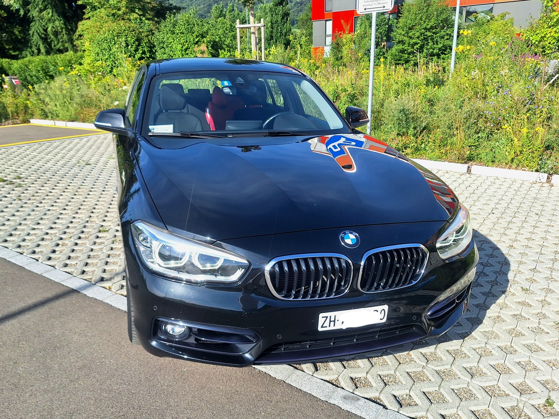 BMW 118i-image-1