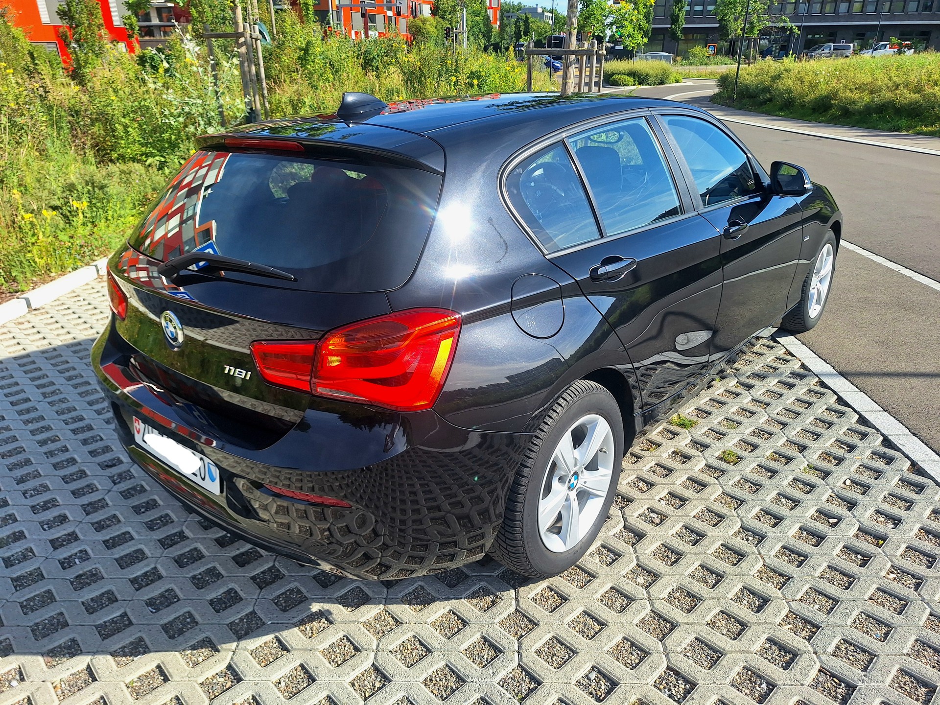 BMW 118i-image-2