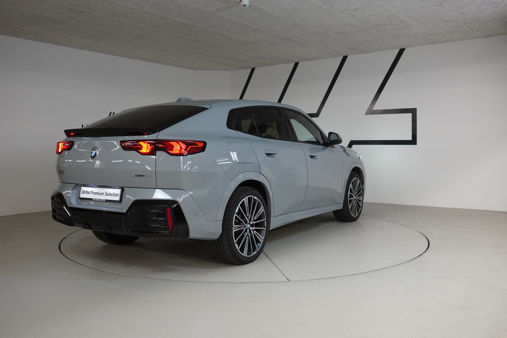 BMW iX2 xDrive 30 M Sport-image-24