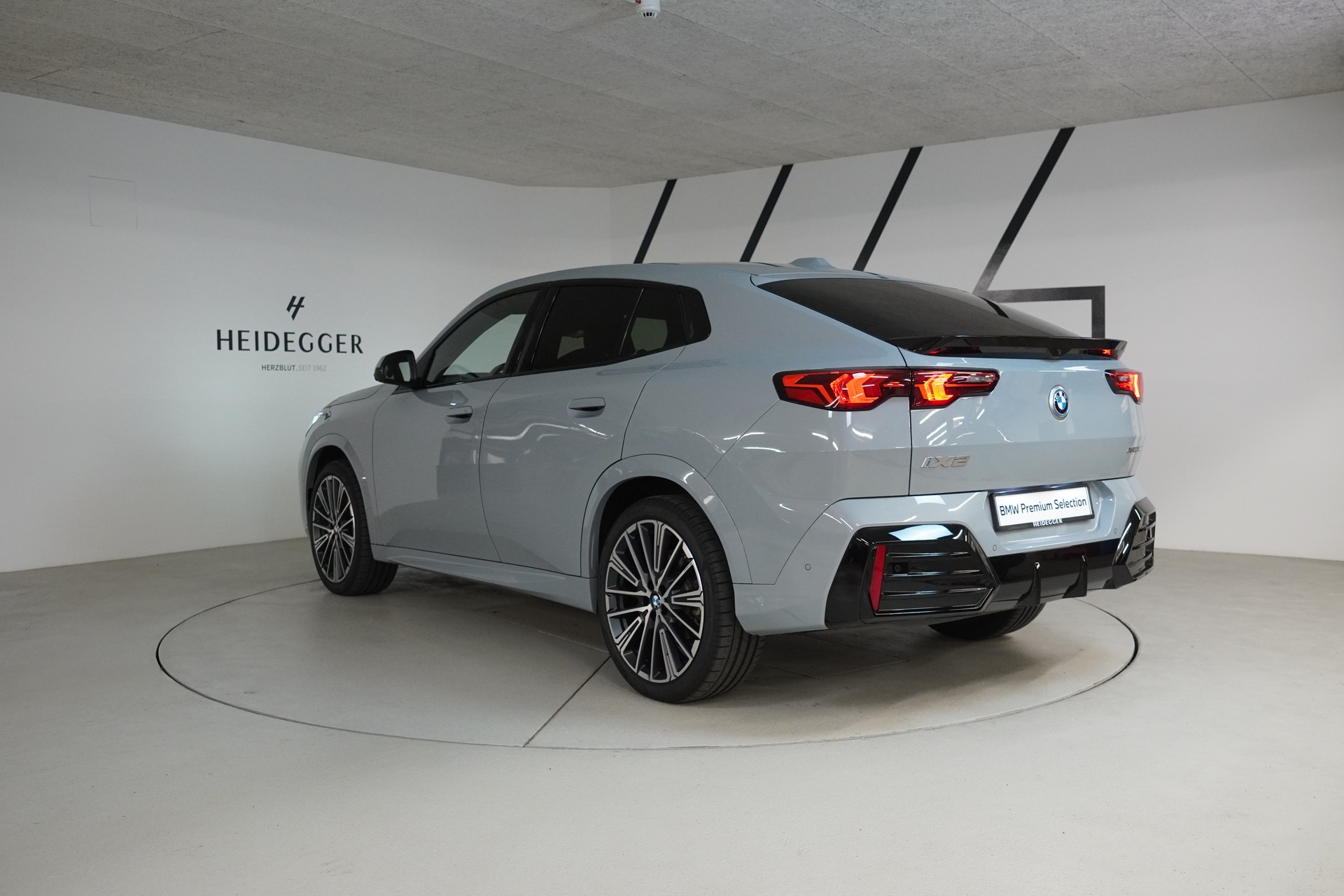 BMW iX2 xDrive 30 M Sport-image-22